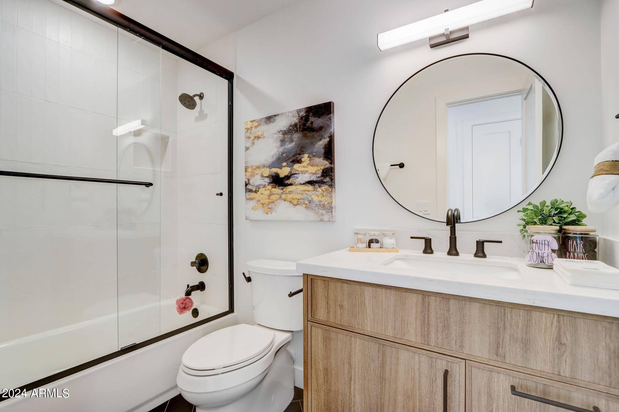 8614 E HIGHLAND Avenue