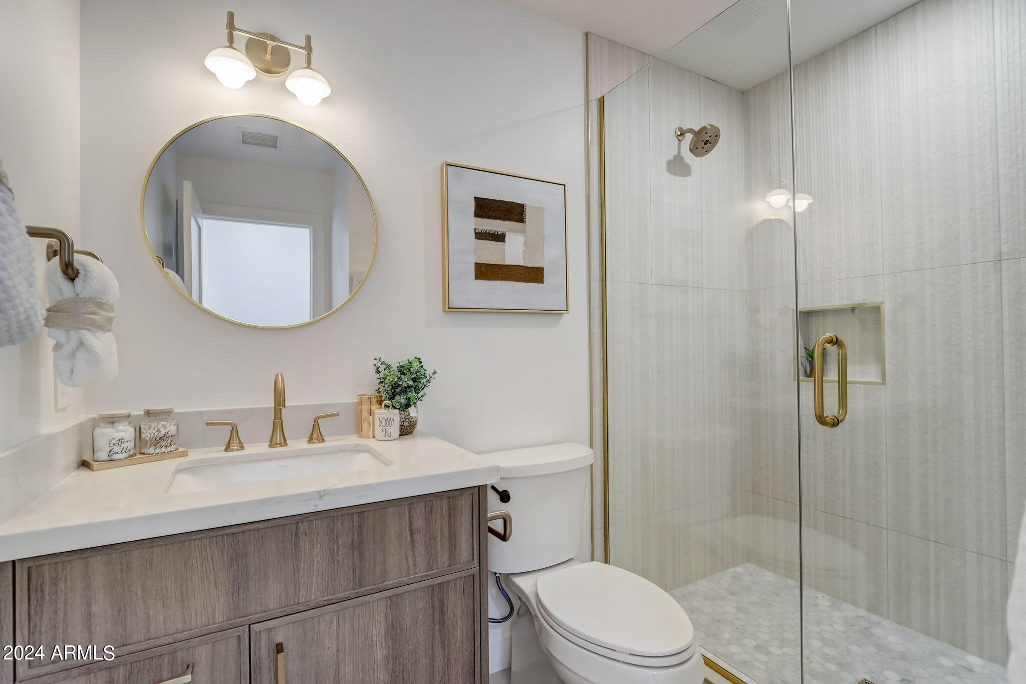 8614 E HIGHLAND Avenue