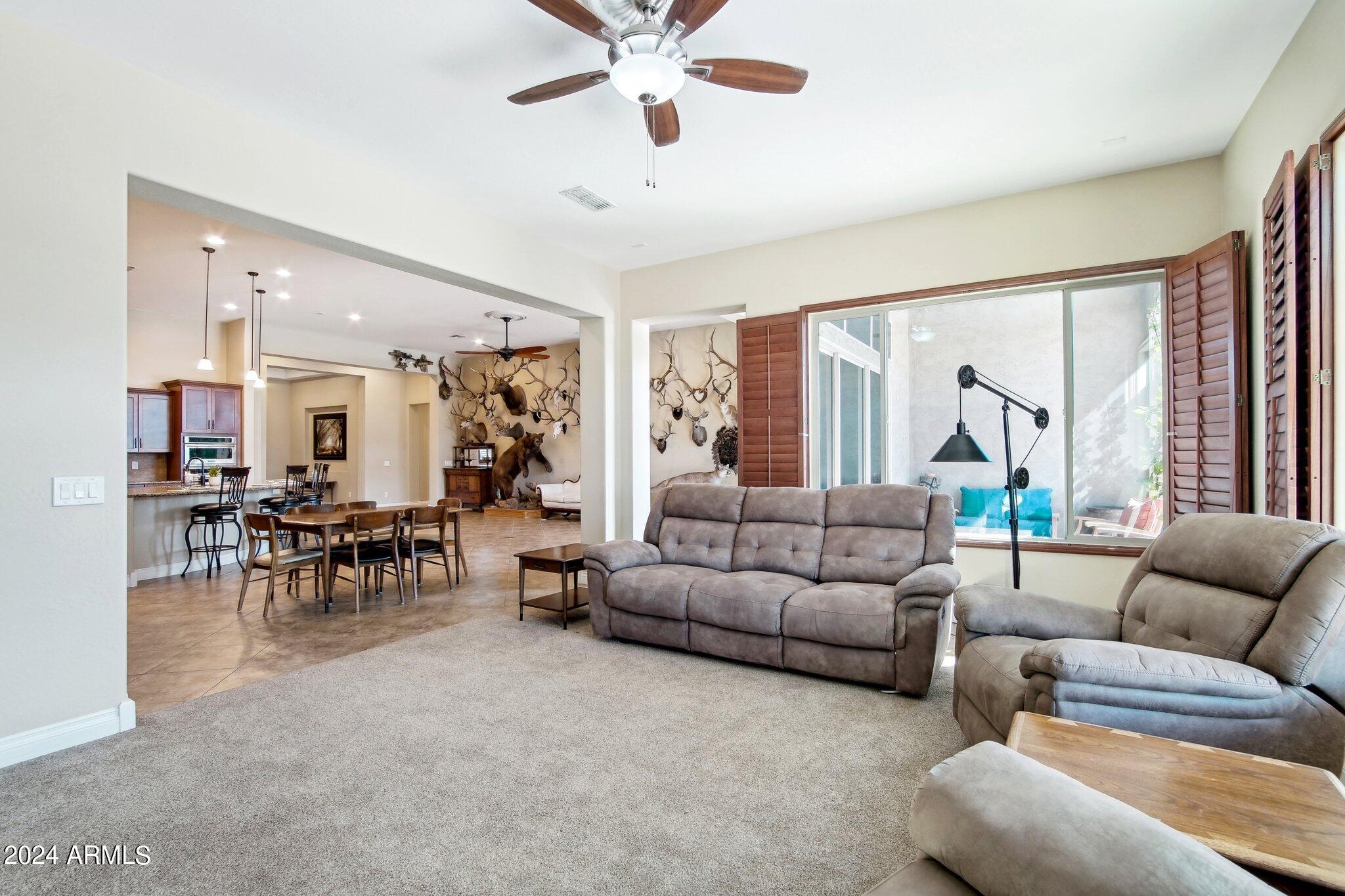 9333 W LOS GATOS Drive