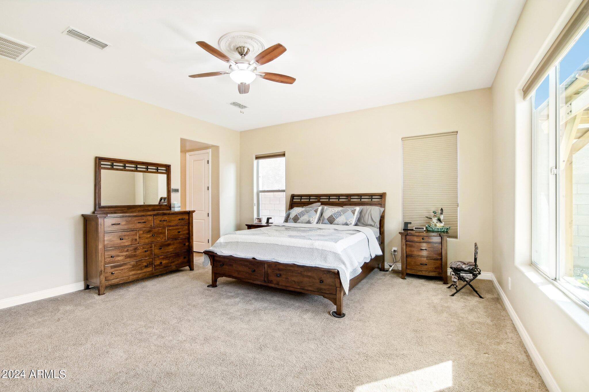 9333 W LOS GATOS Drive