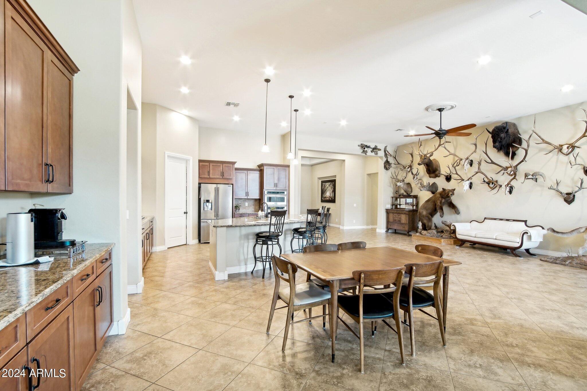 9333 W LOS GATOS Drive