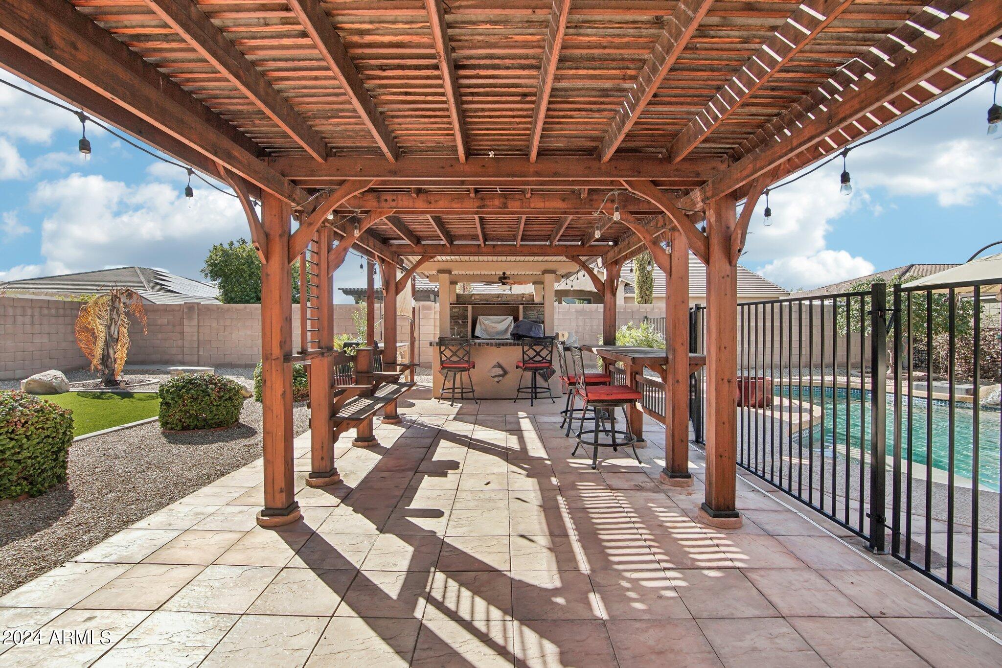 9333 W LOS GATOS Drive