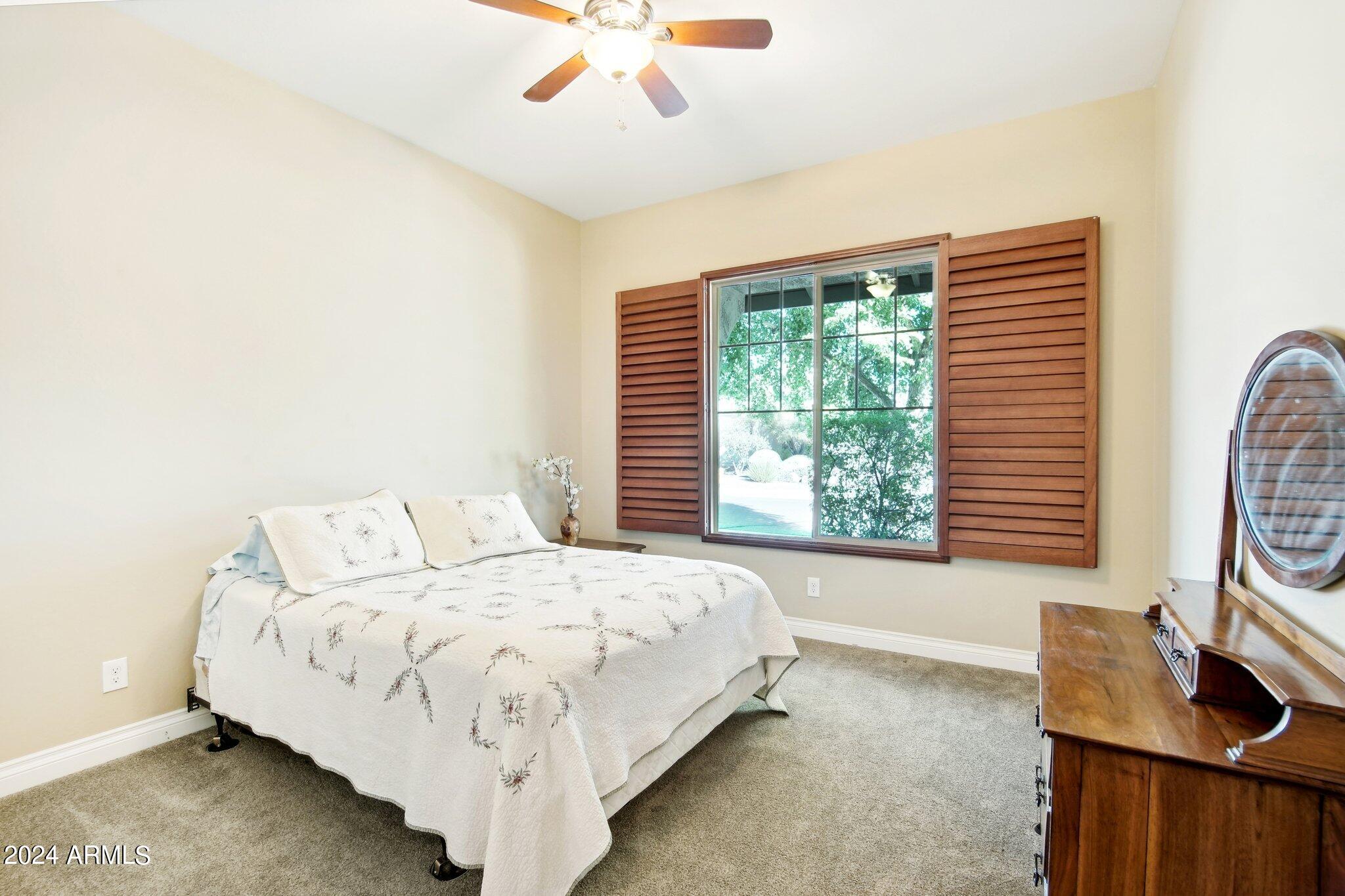 9333 W LOS GATOS Drive