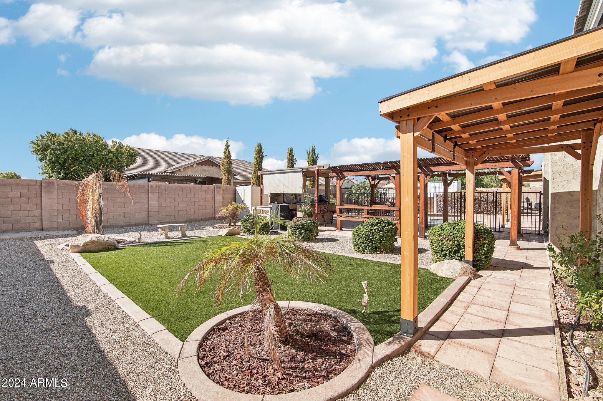 9333 W LOS GATOS Drive