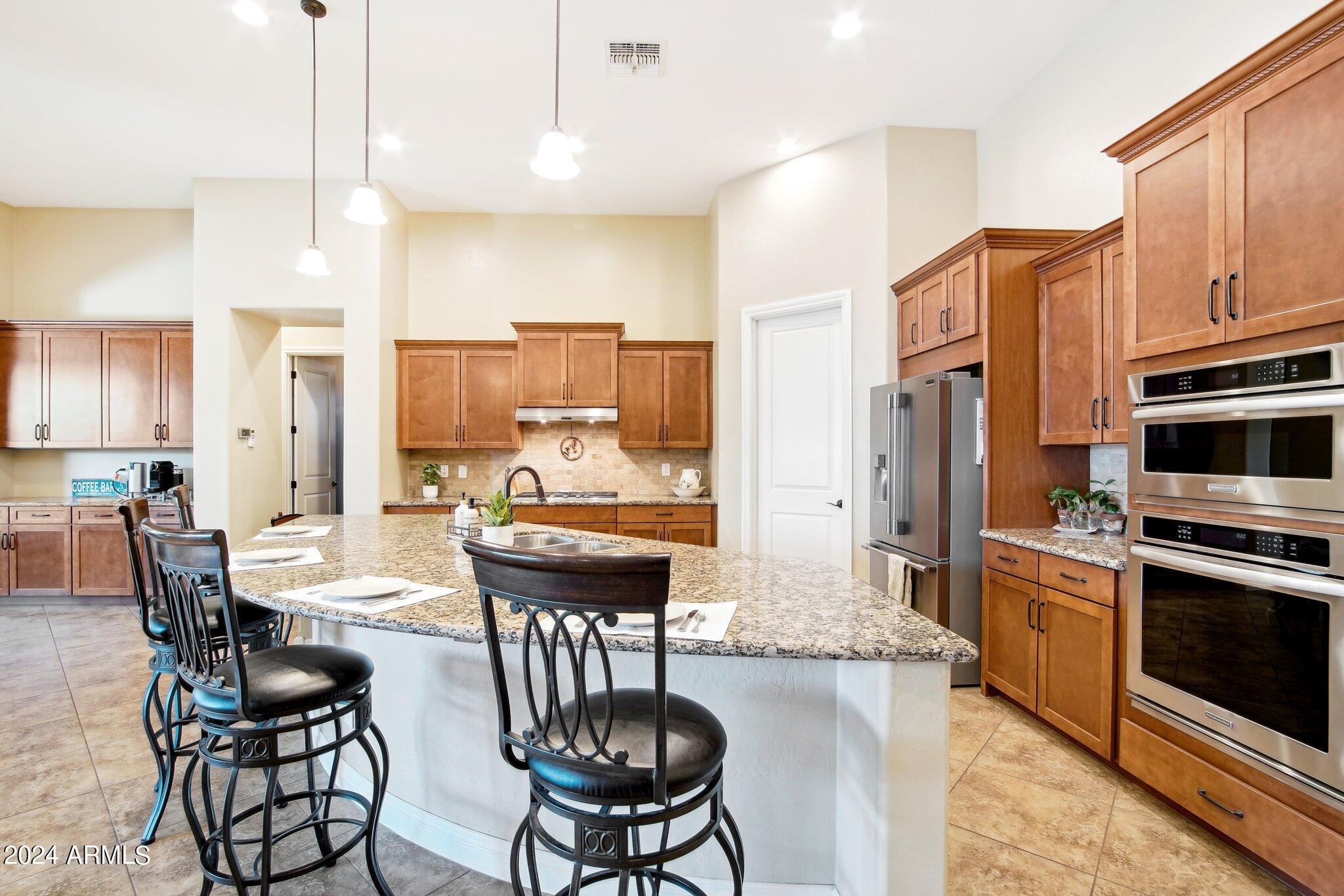 9333 W LOS GATOS Drive