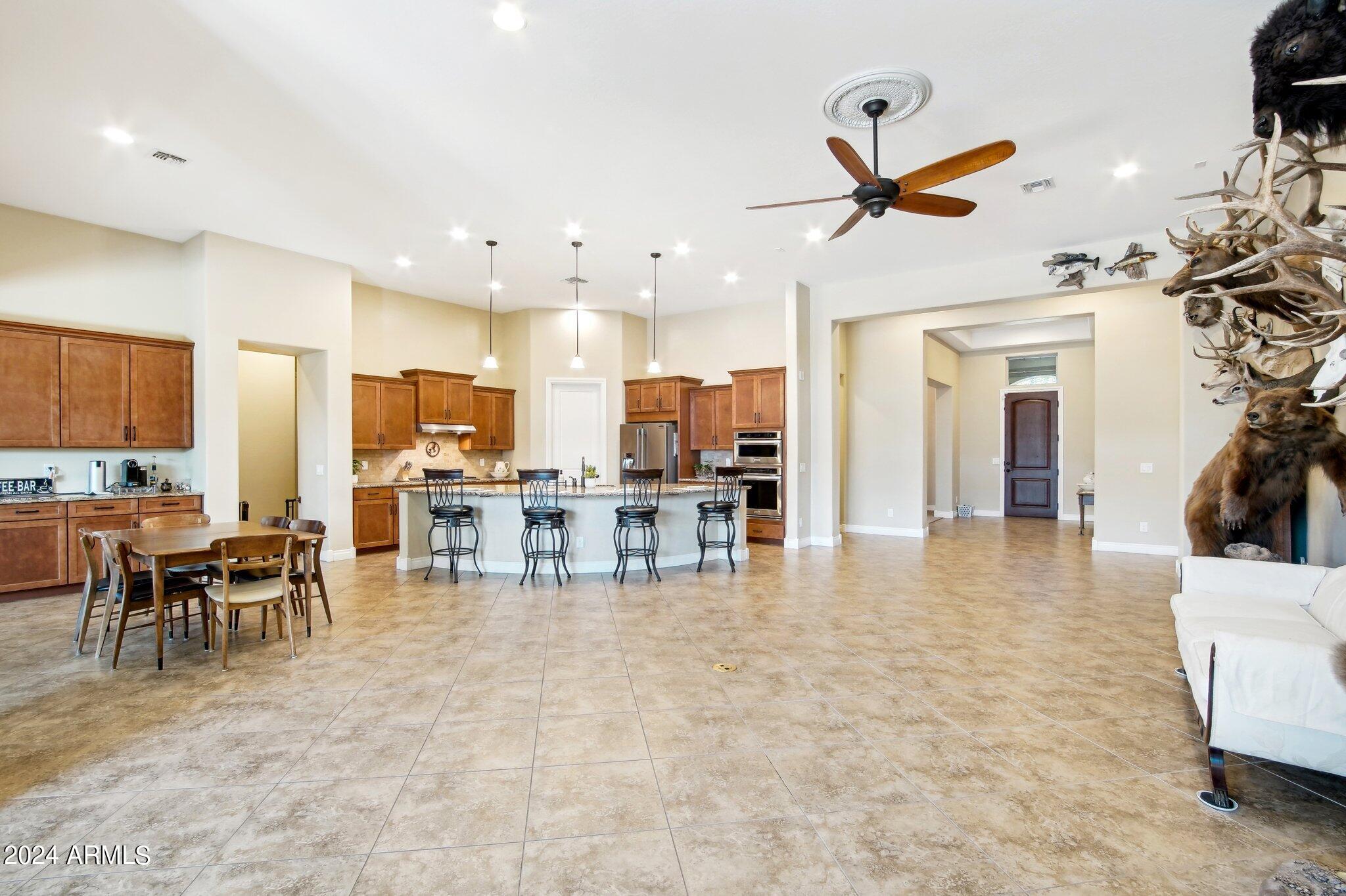 9333 W LOS GATOS Drive