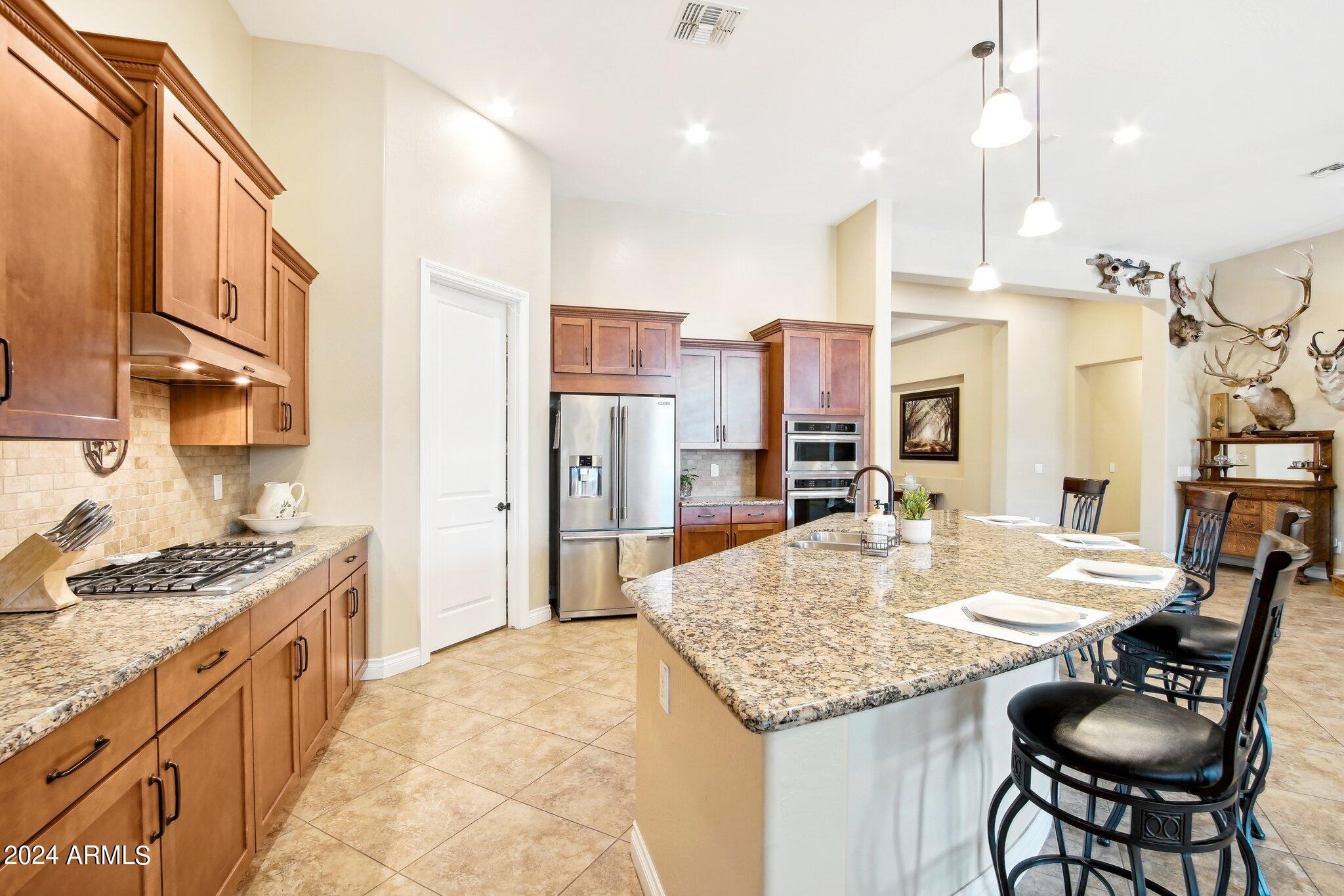 9333 W LOS GATOS Drive