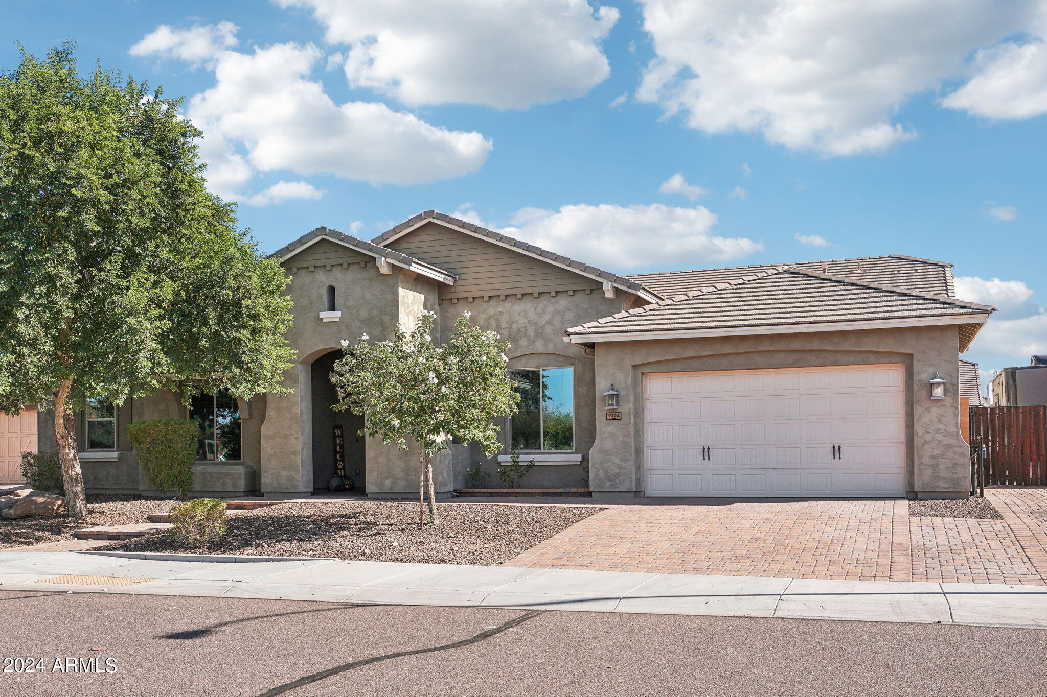 9333 W LOS GATOS Drive