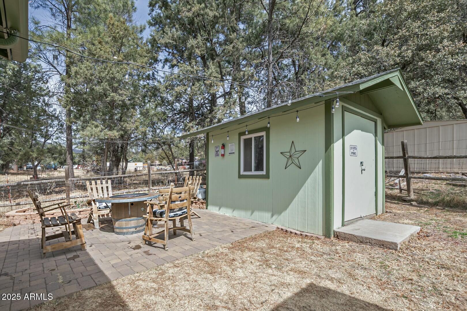 3259 N PINEWOOD Drive