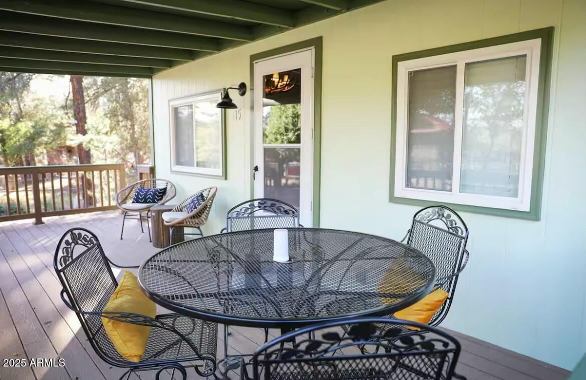 3259 N PINEWOOD Drive