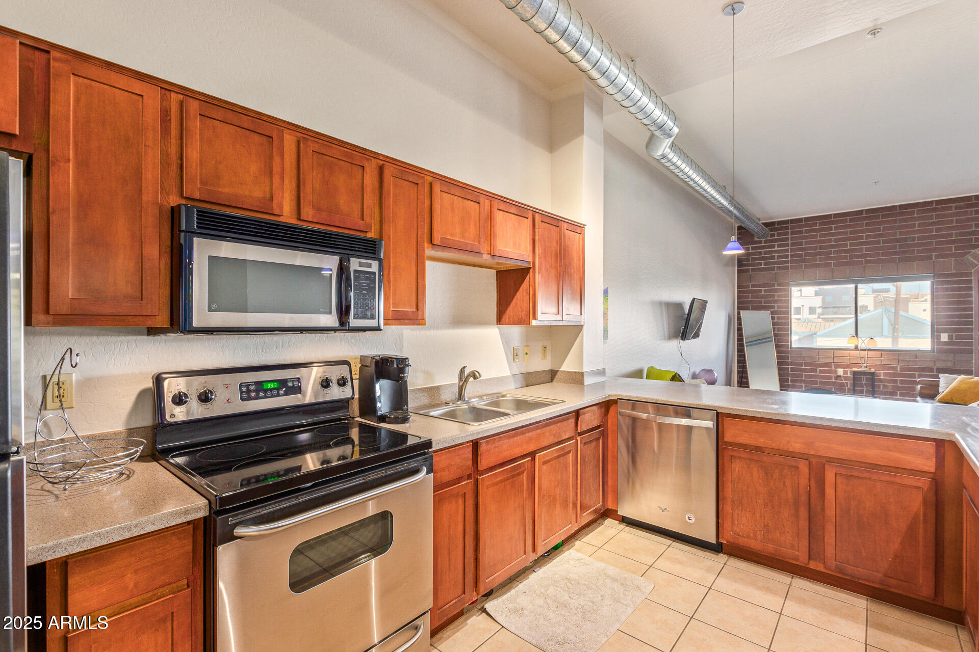 424 S 2ND Street, 203