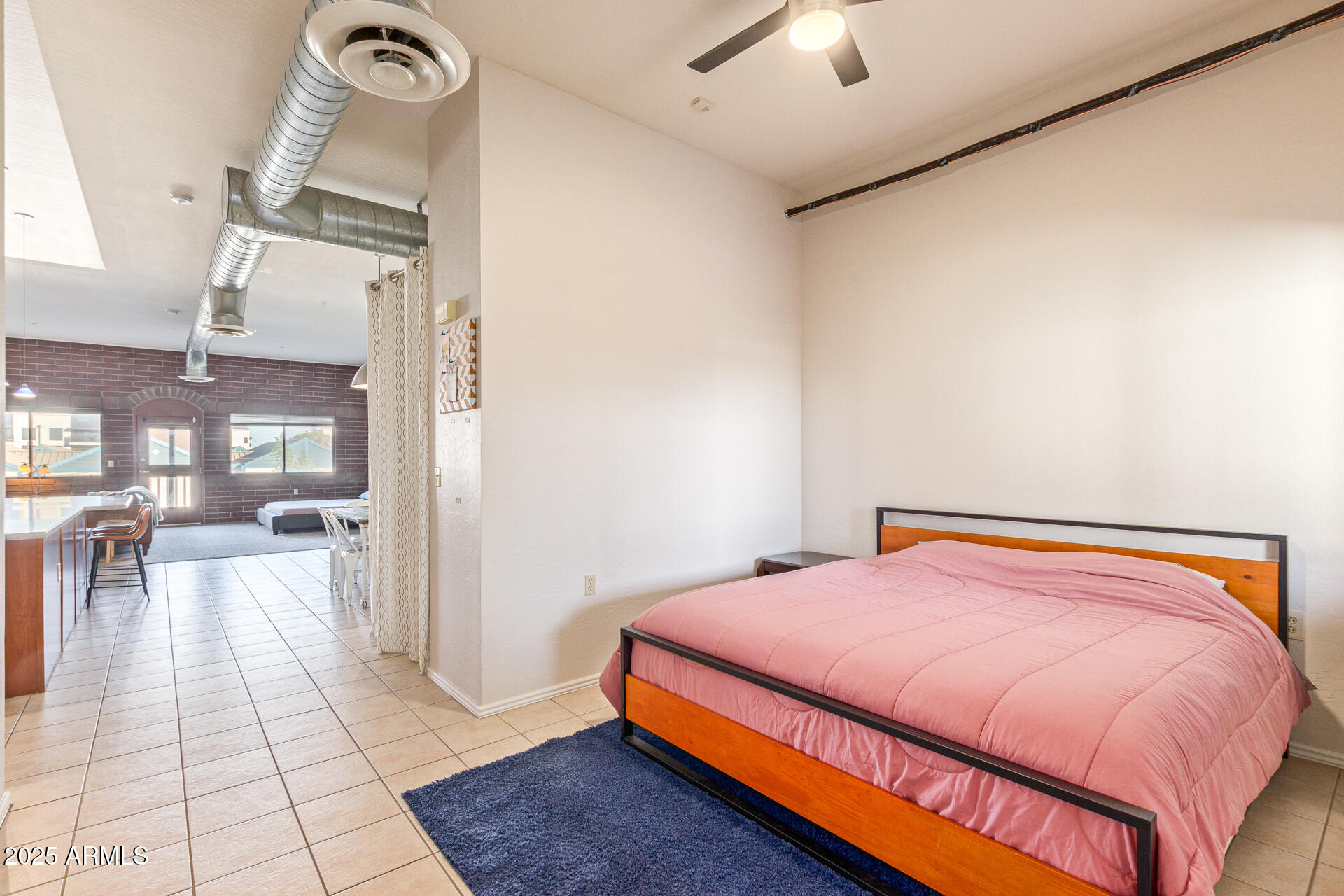 424 S 2ND Street, 203