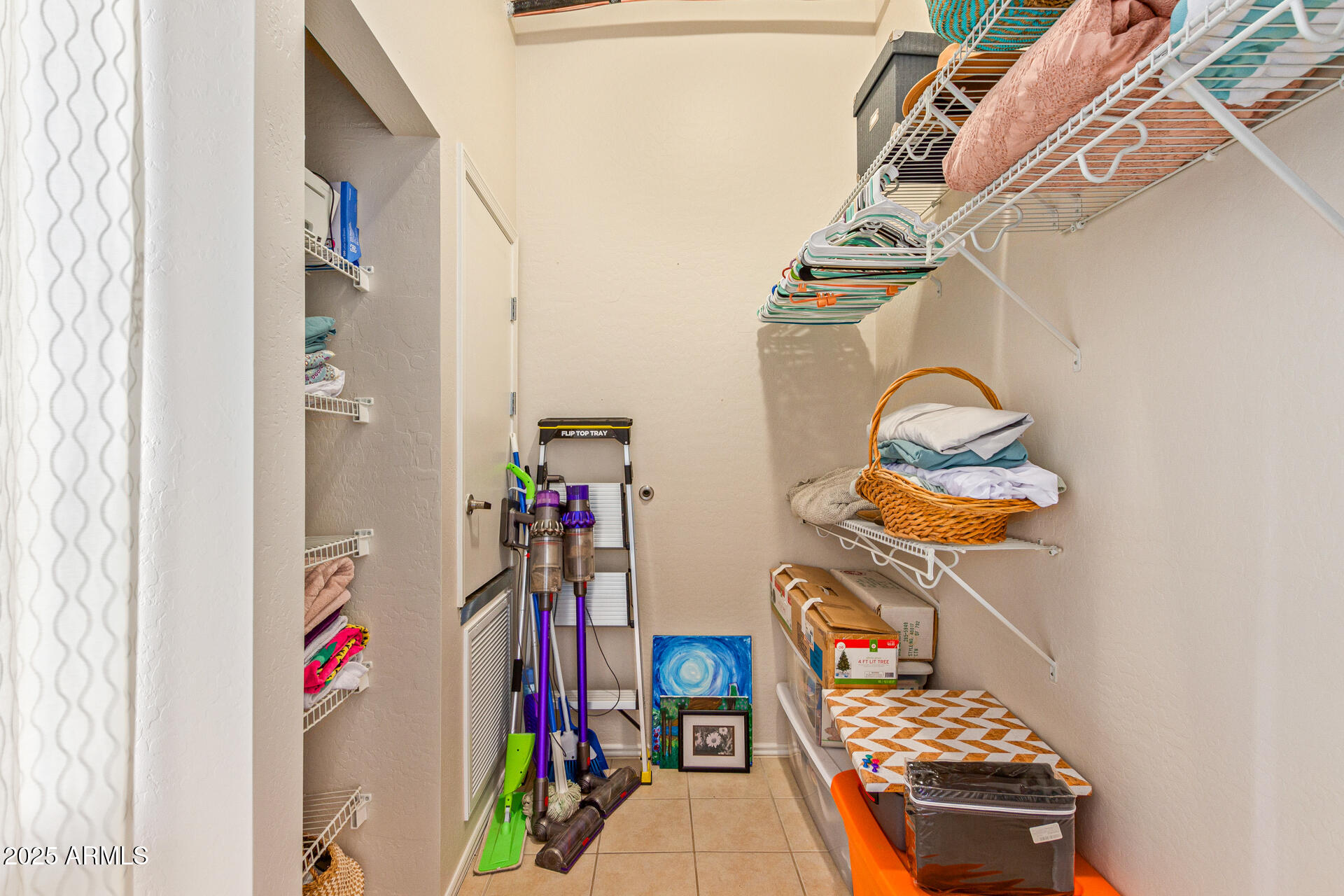 424 S 2ND Street, 203