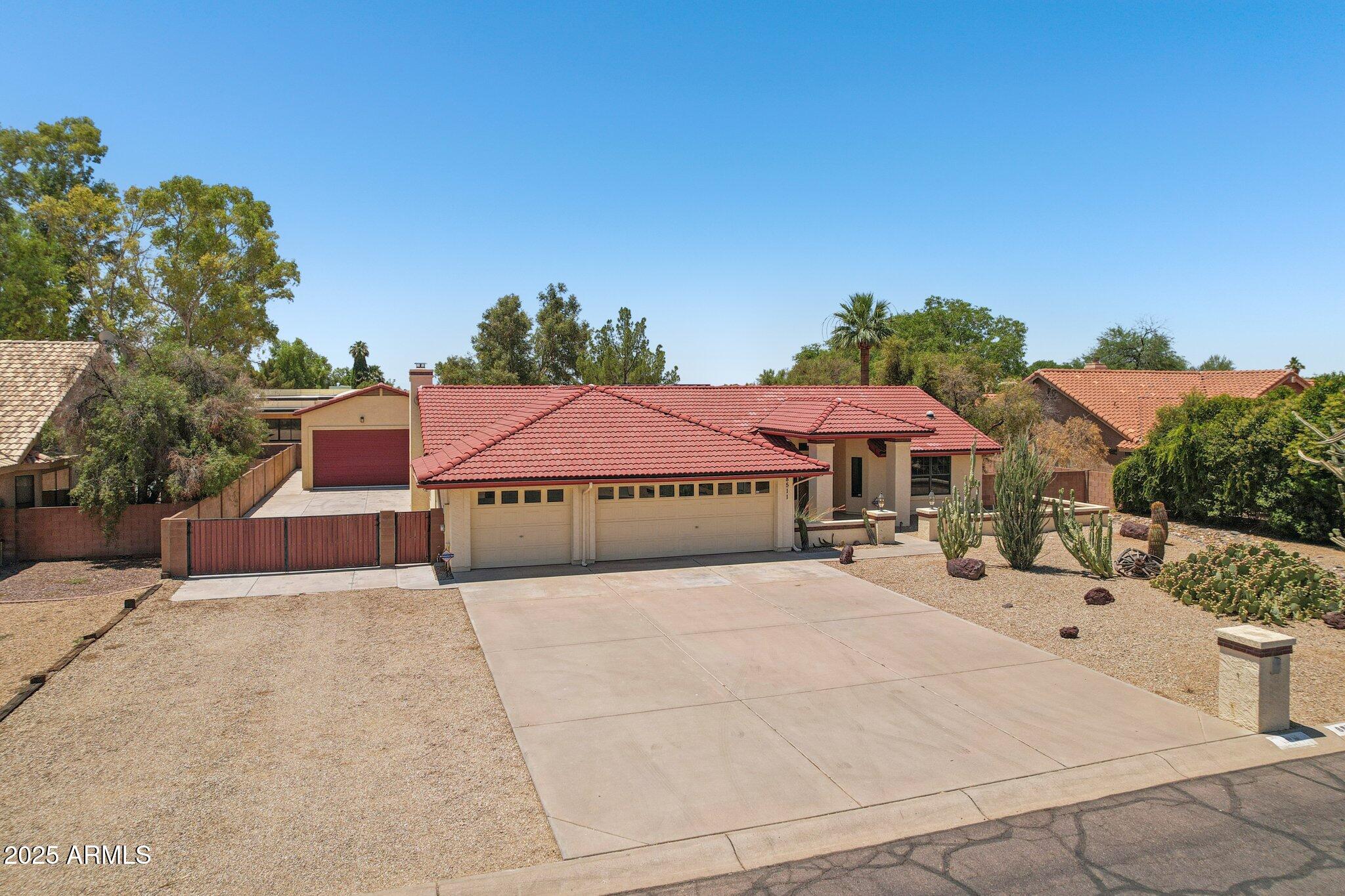 8511 W VIA MONTOYA Drive