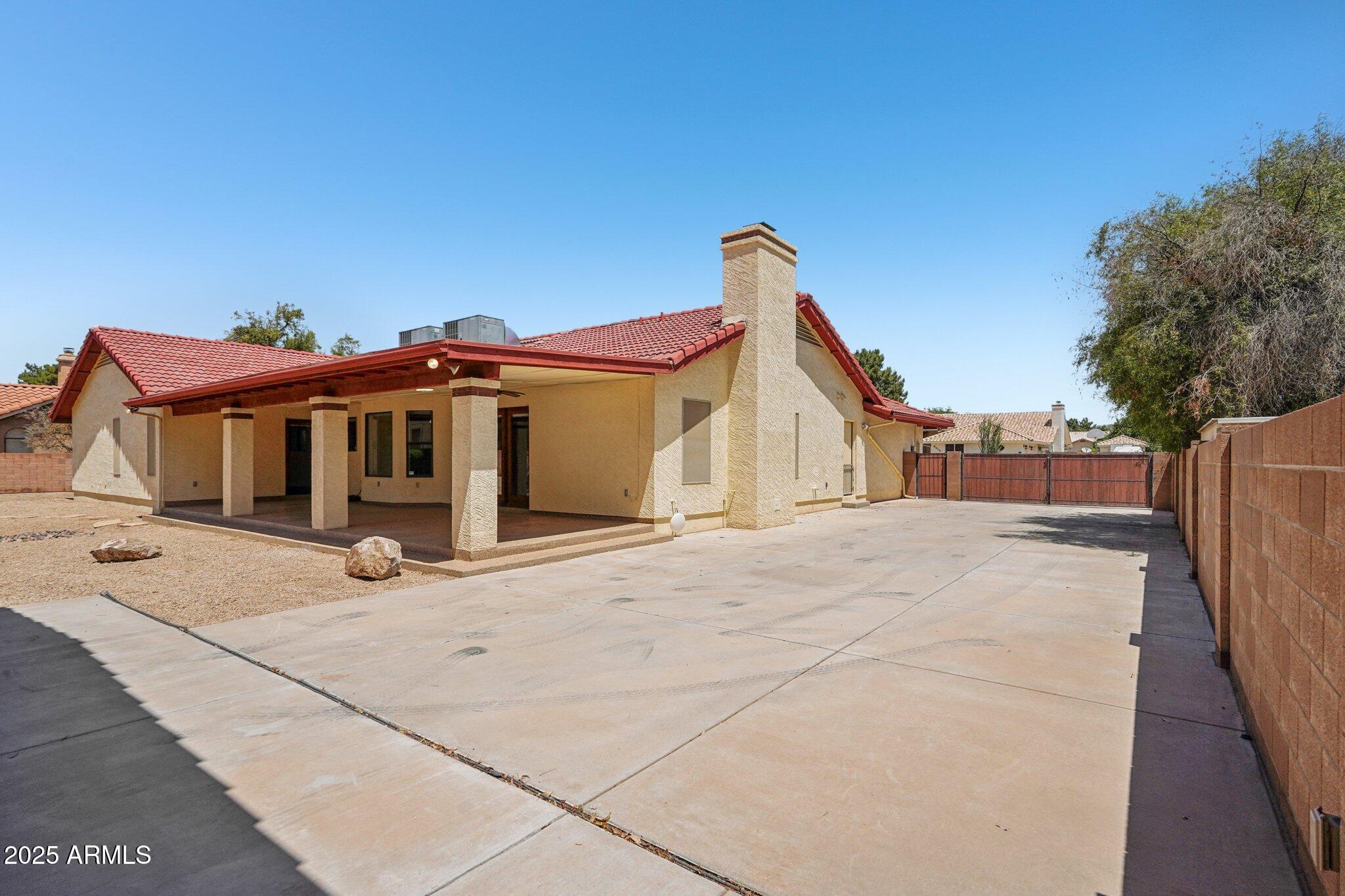 8511 W VIA MONTOYA Drive