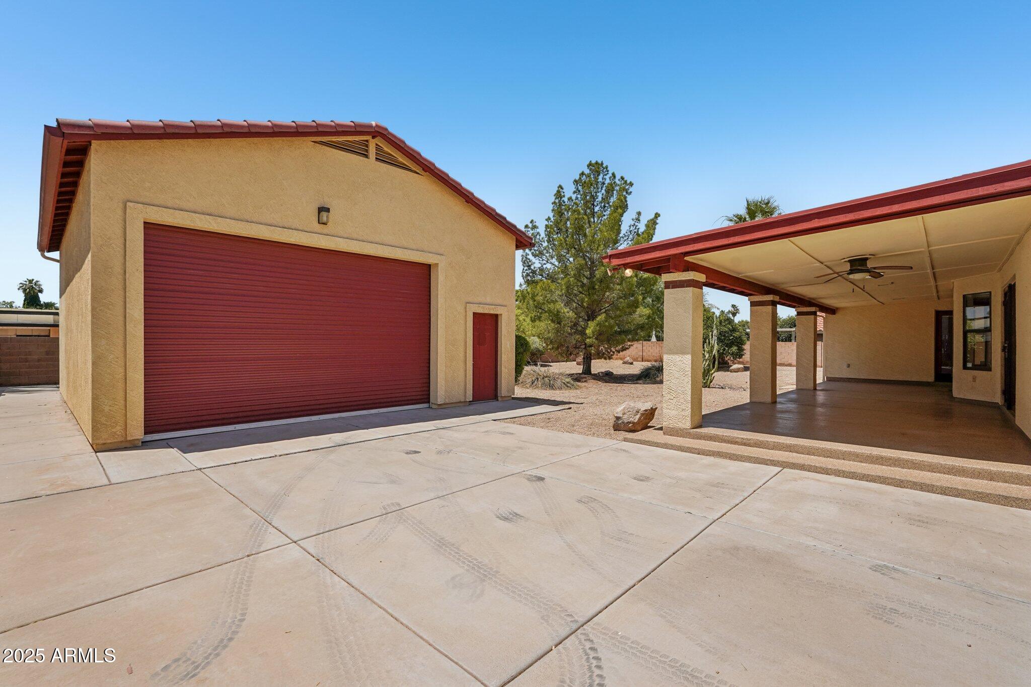 8511 W VIA MONTOYA Drive