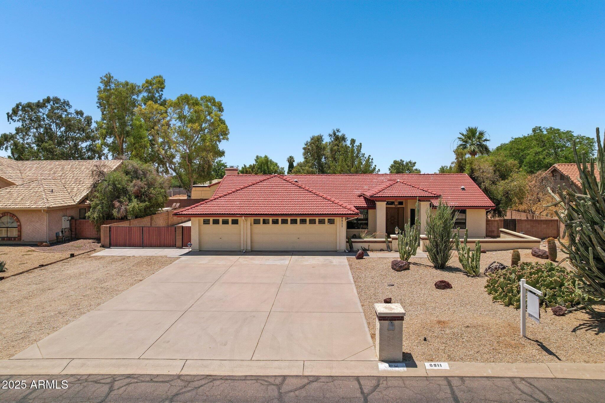 8511 W VIA MONTOYA Drive