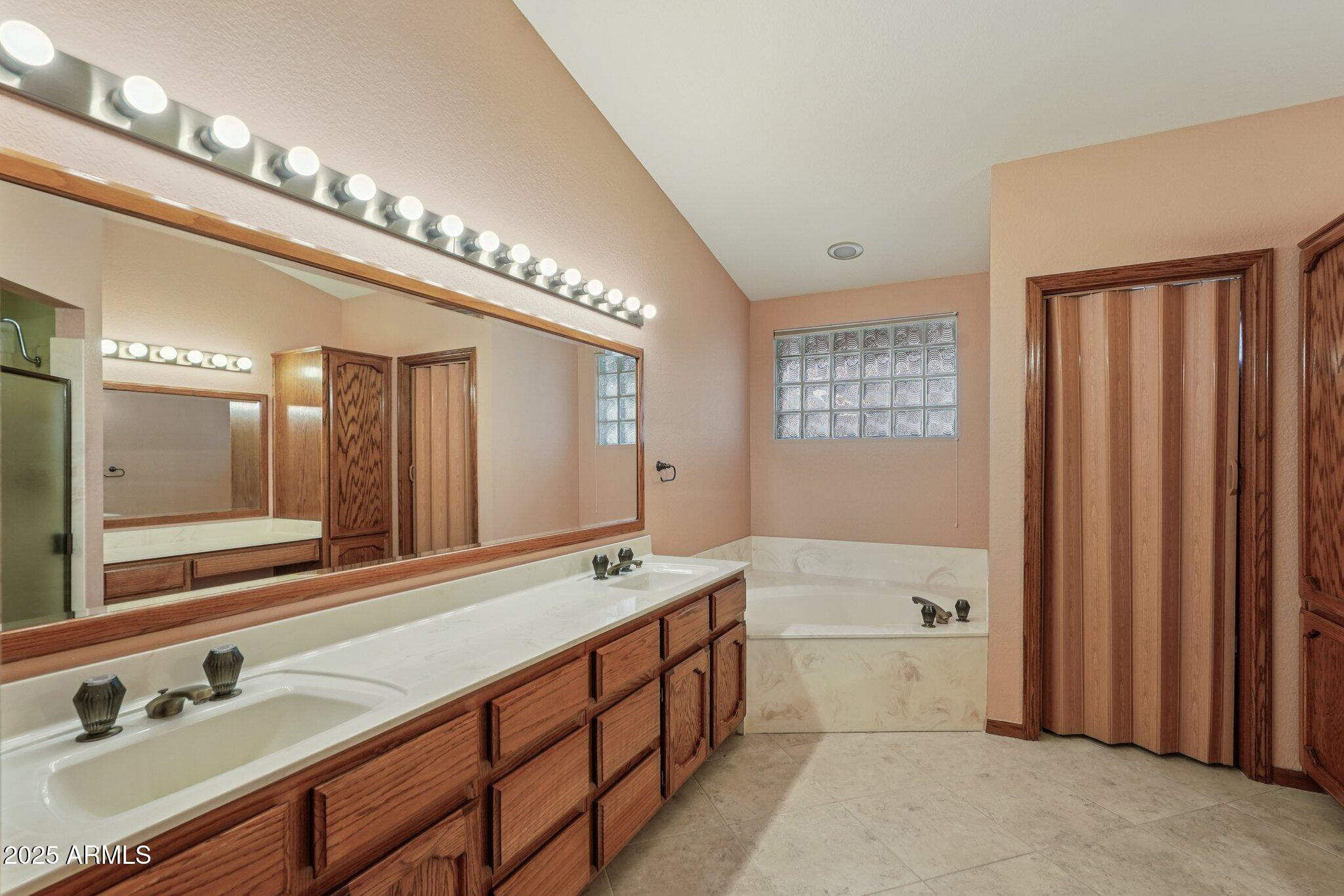 8511 W VIA MONTOYA Drive