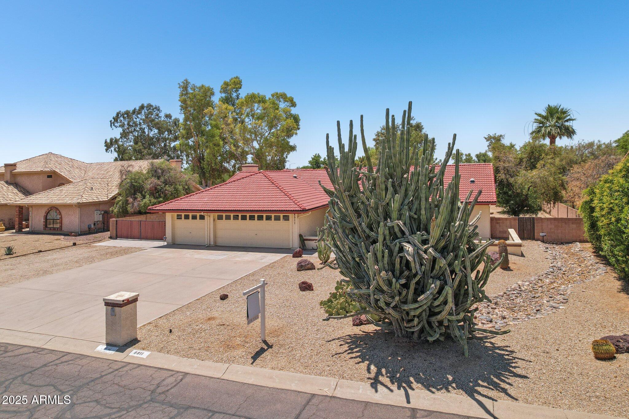 8511 W VIA MONTOYA Drive