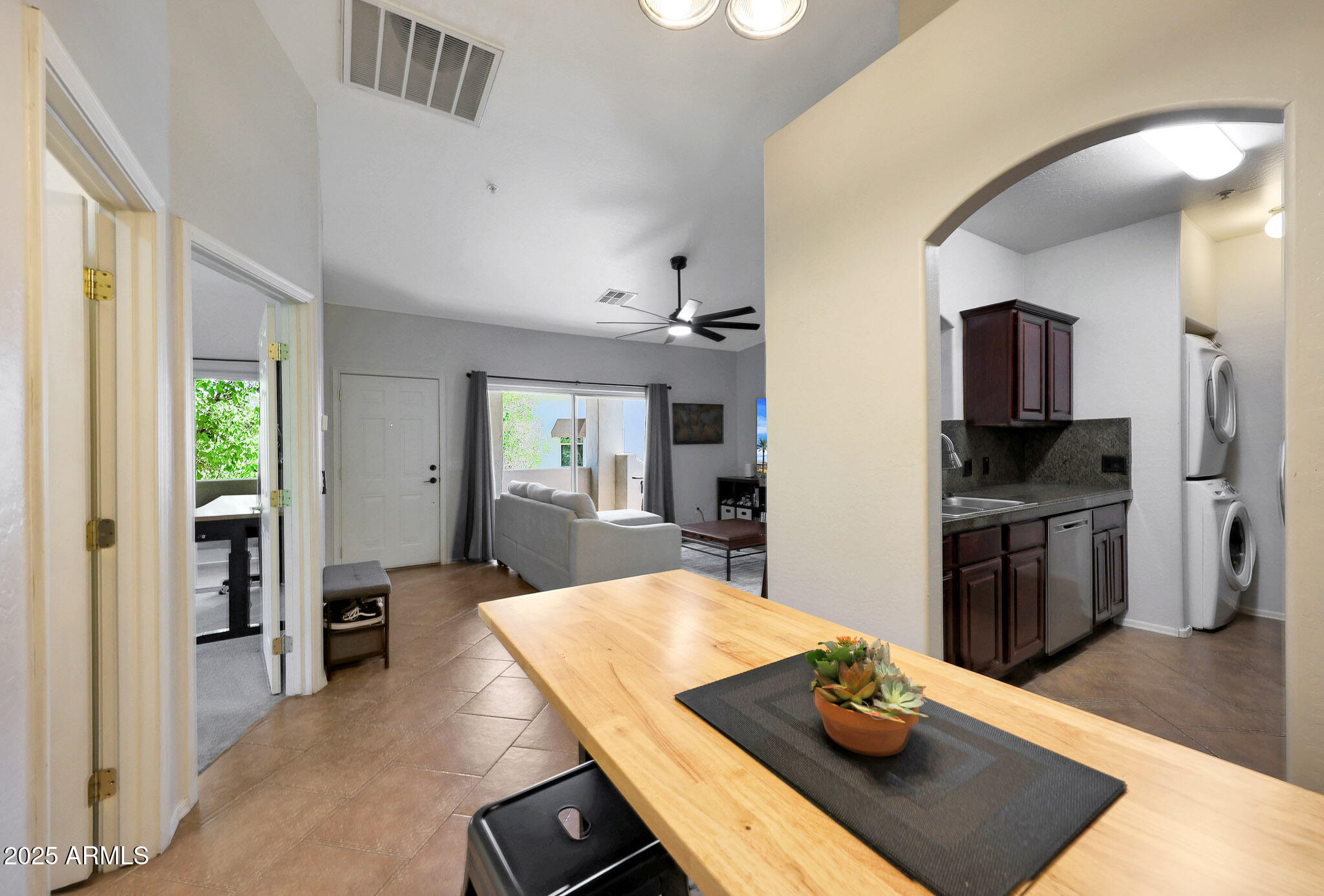 2950 W LOUISE Drive, 207