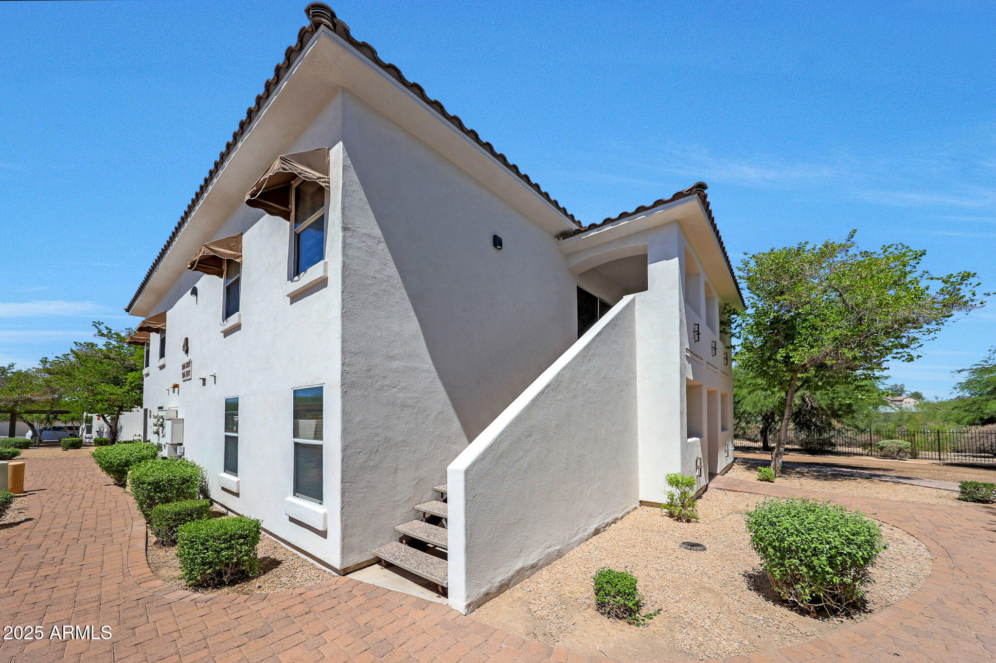 2950 W LOUISE Drive, 207