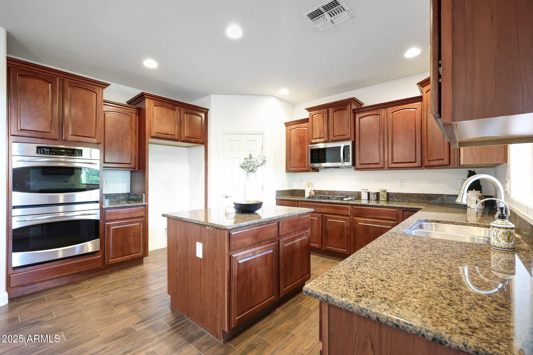 5535 W TOMBSTONE Trail