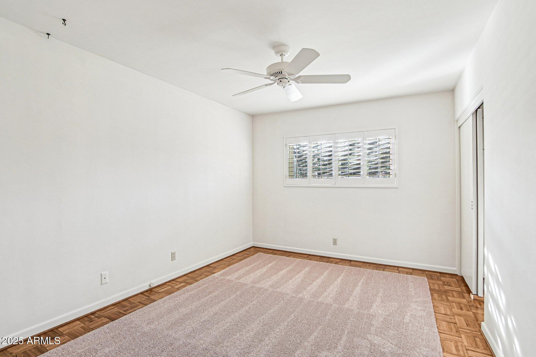 3330 E GLENROSA Avenue