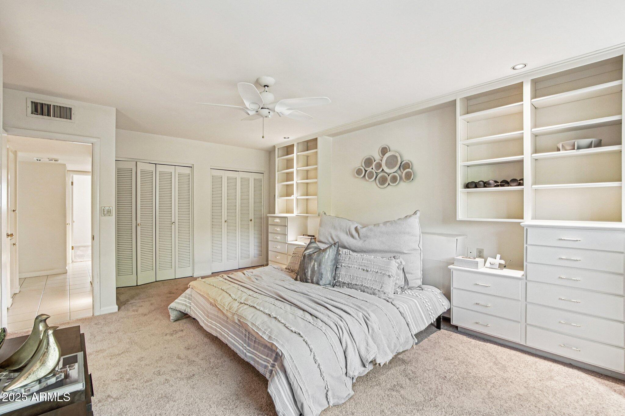 3330 E GLENROSA Avenue