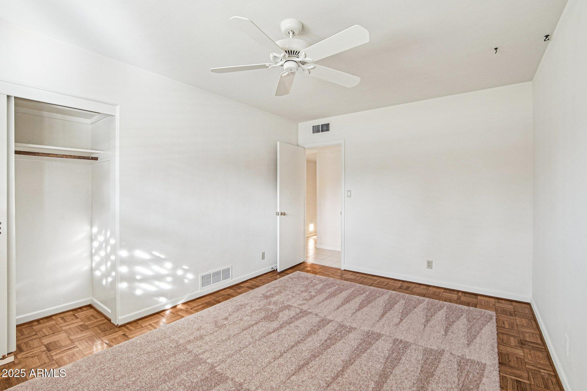 3330 E GLENROSA Avenue