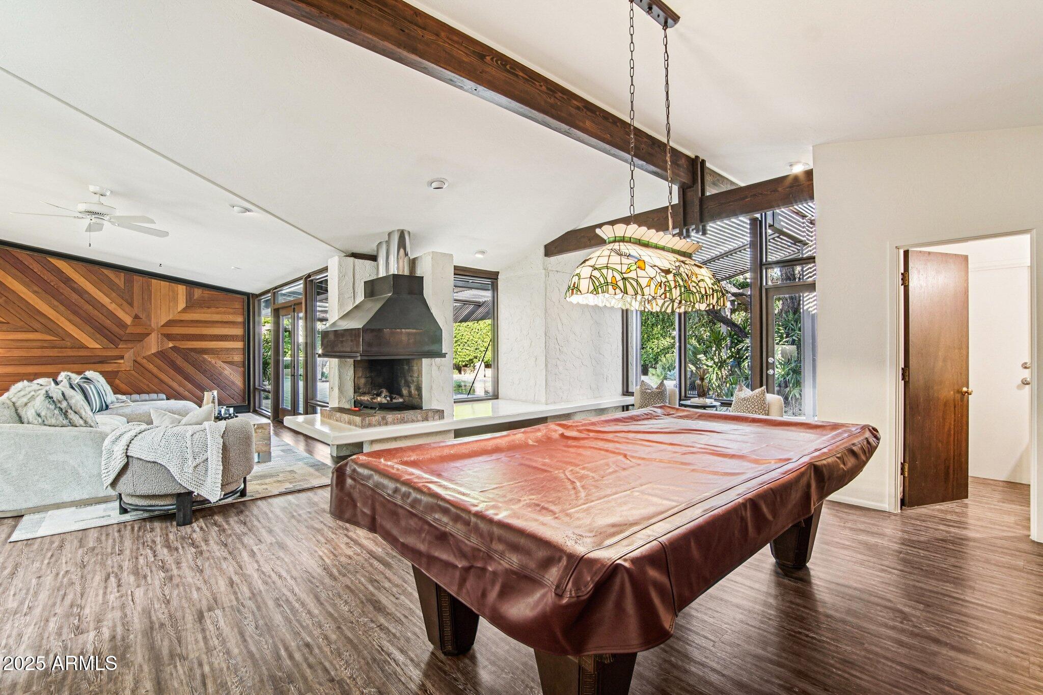 3330 E GLENROSA Avenue