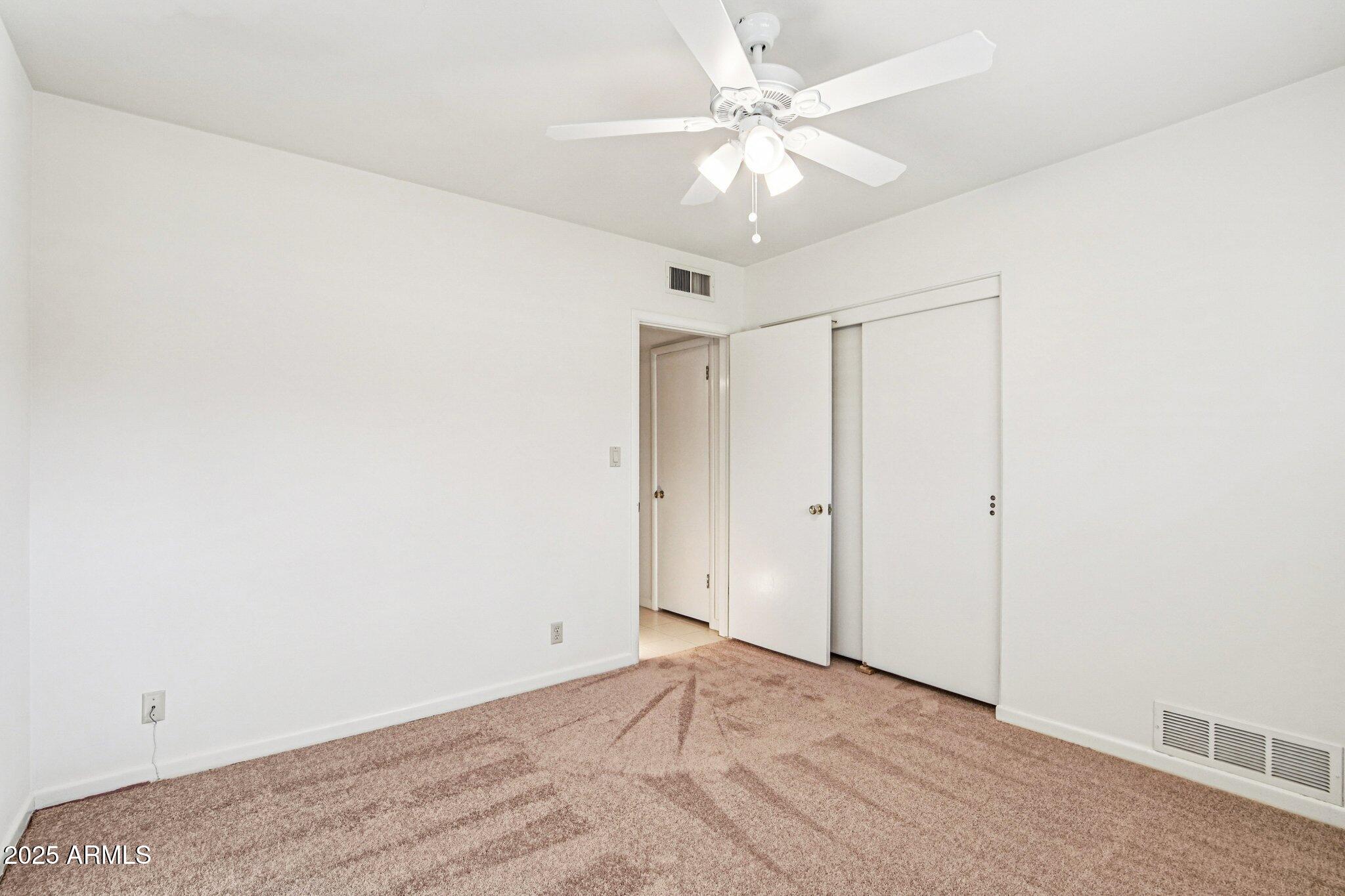 3330 E GLENROSA Avenue