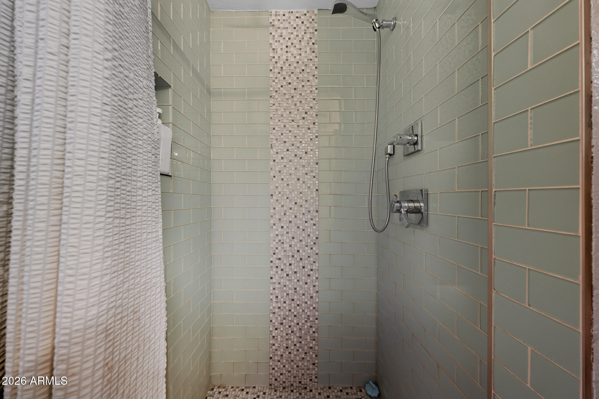 325 N FRASER Drive W