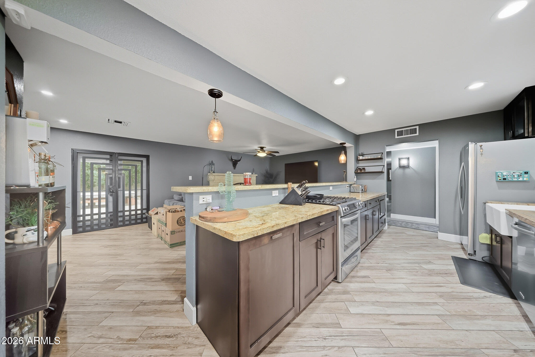 325 N FRASER Drive W