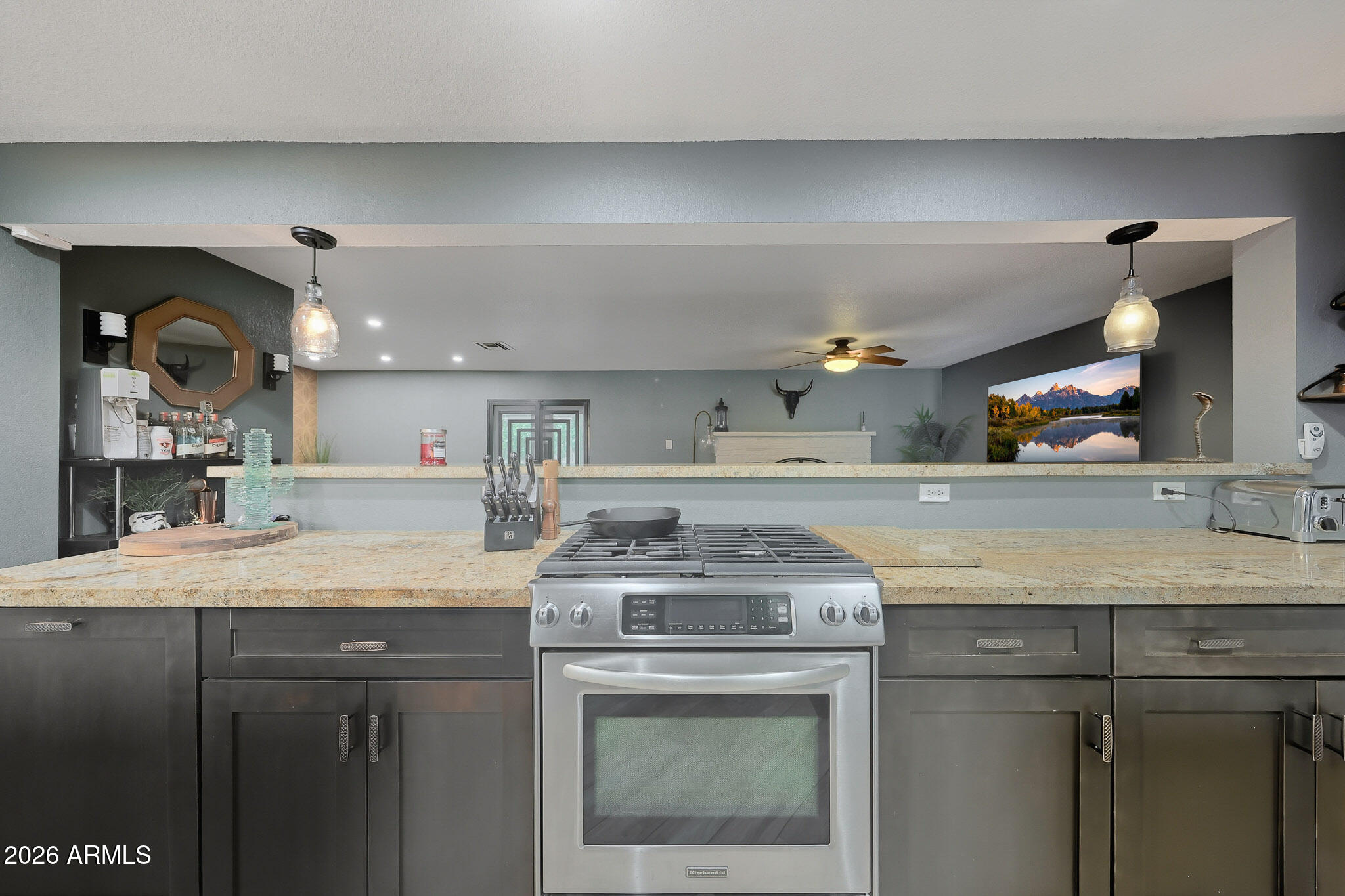 325 N FRASER Drive W