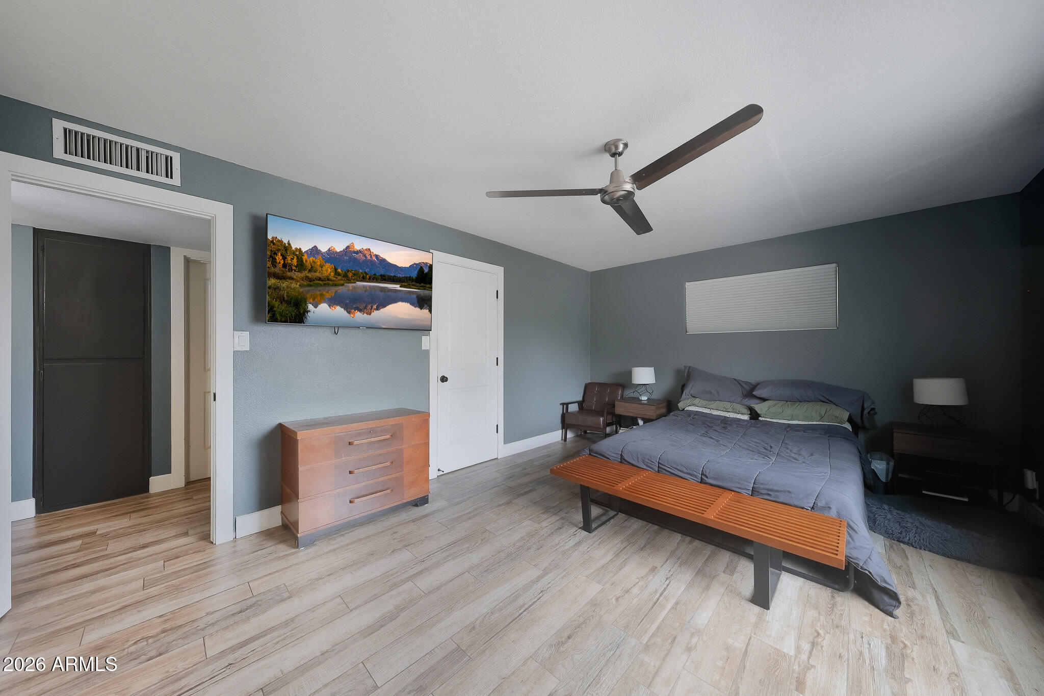 325 N FRASER Drive W