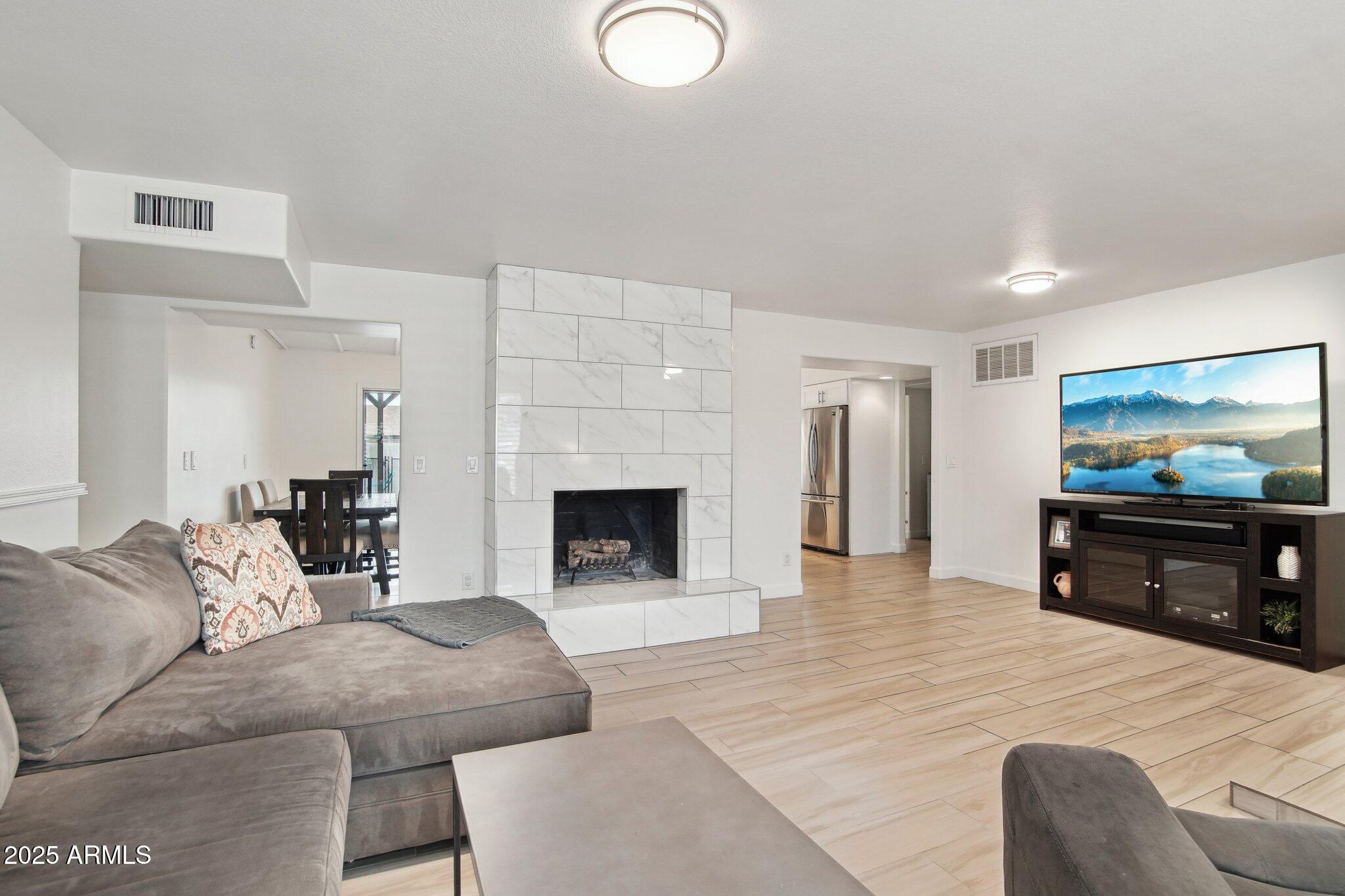 5119 E SHAW BUTTE Drive