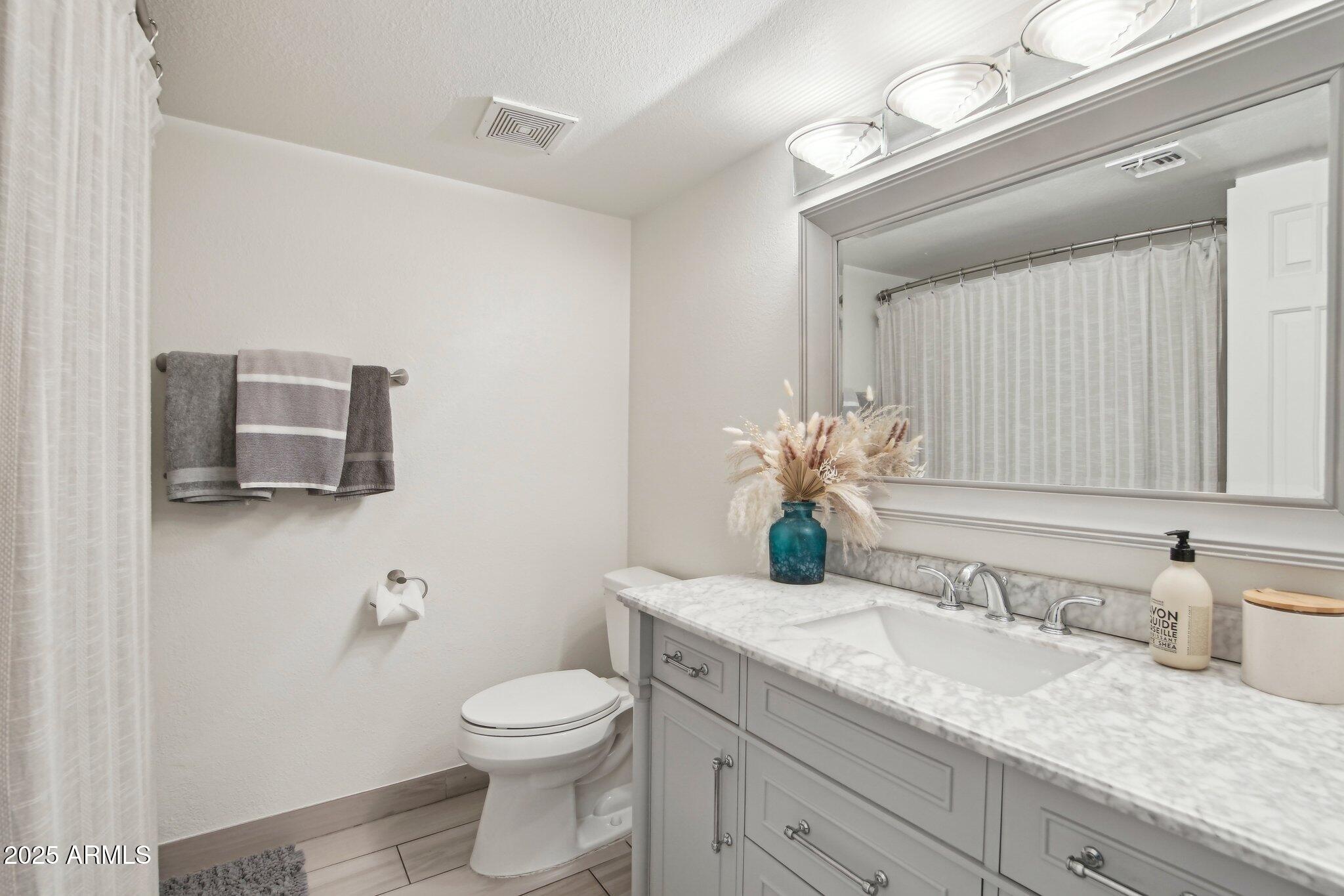 5119 E SHAW BUTTE Drive