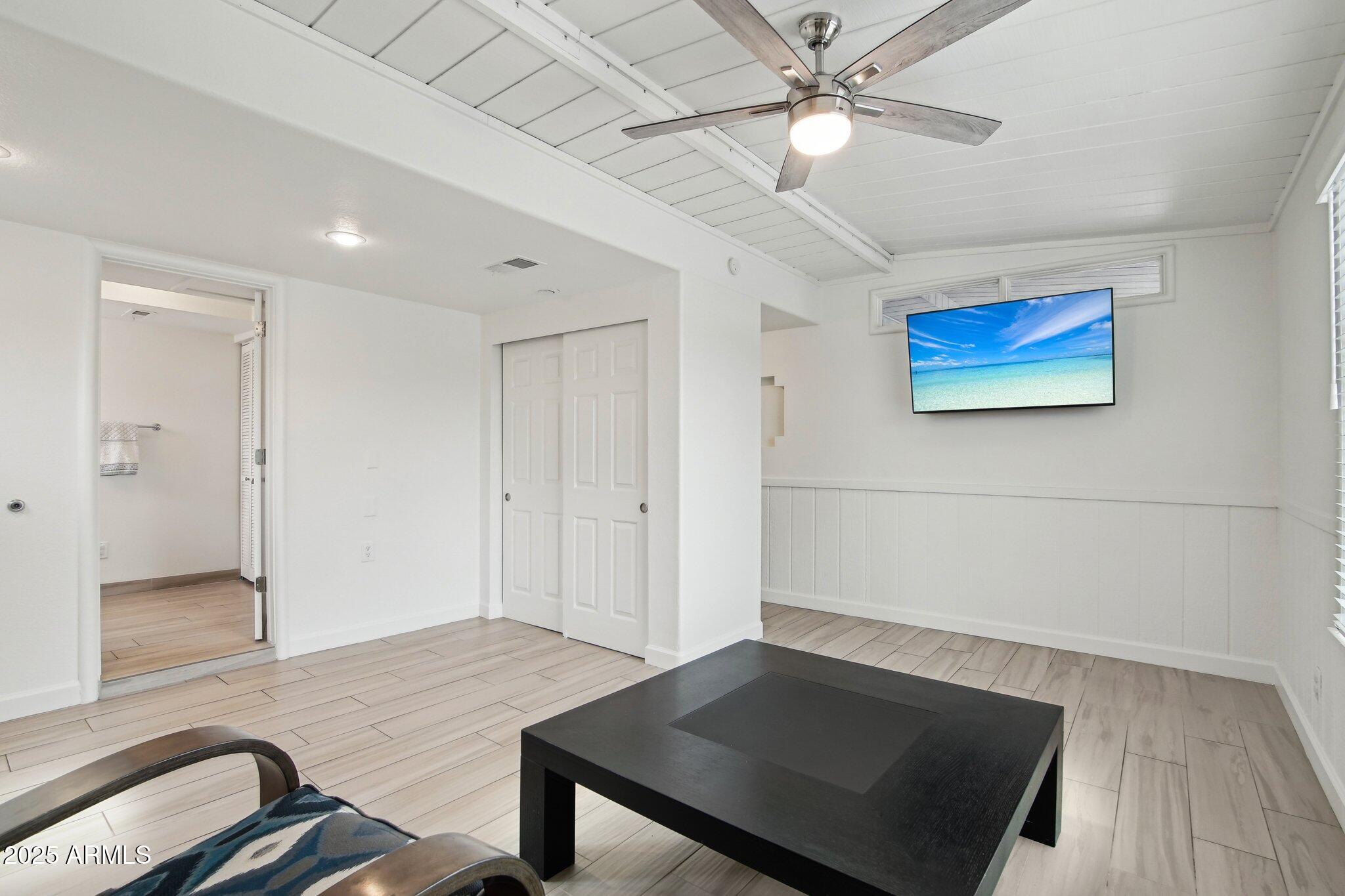 5119 E SHAW BUTTE Drive