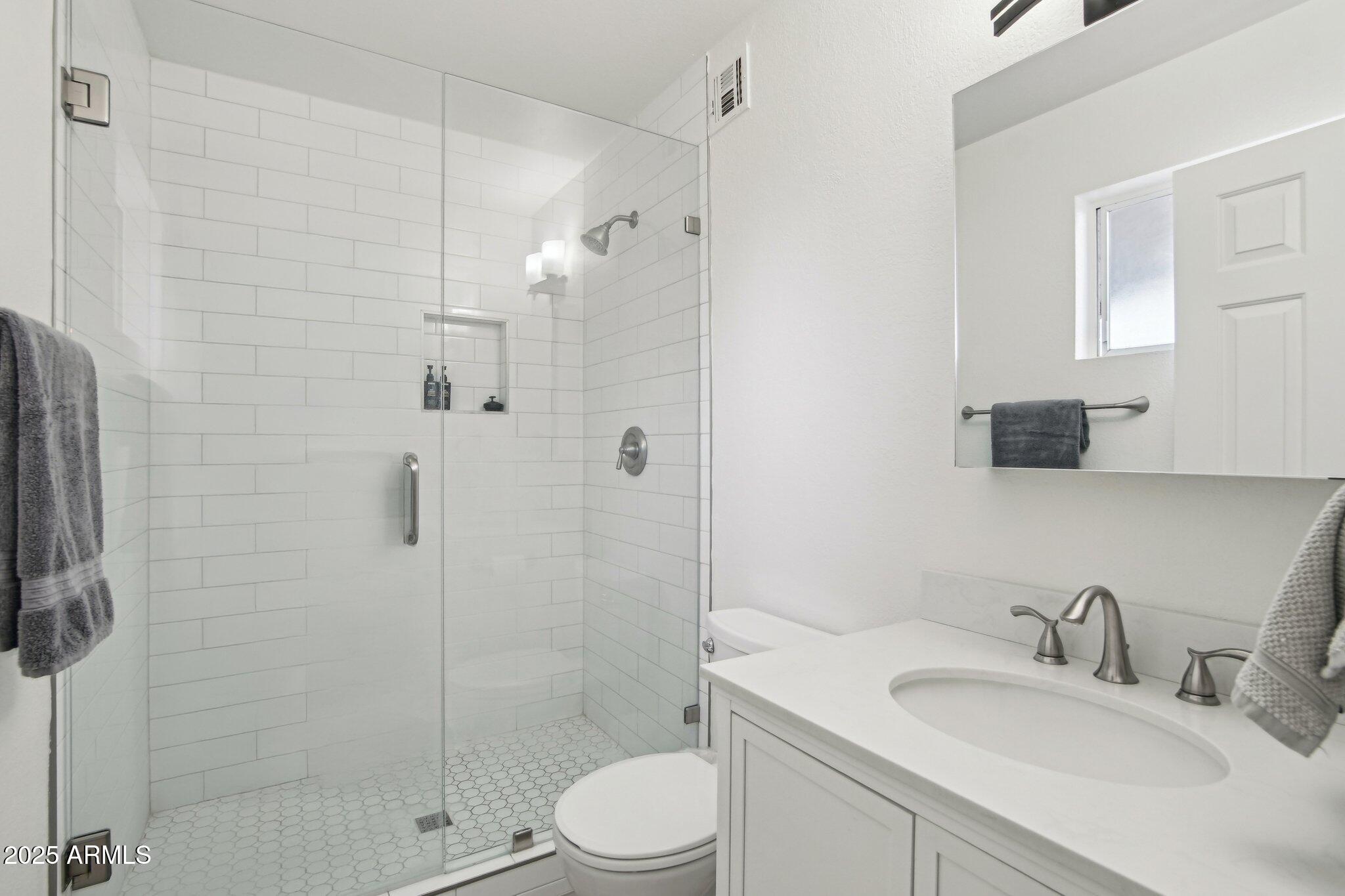 5119 E SHAW BUTTE Drive