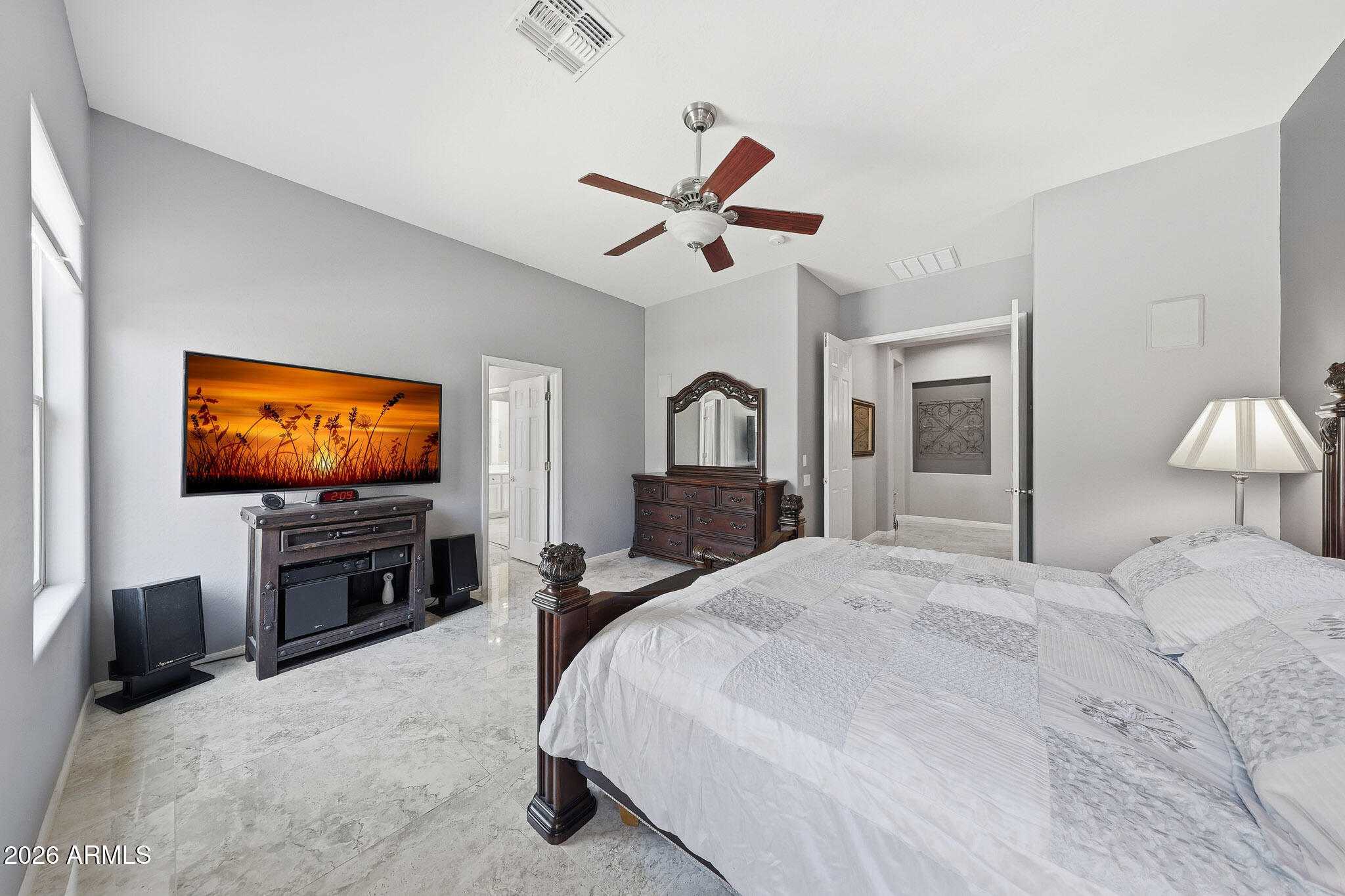 42820 N LIVINGSTONE Way