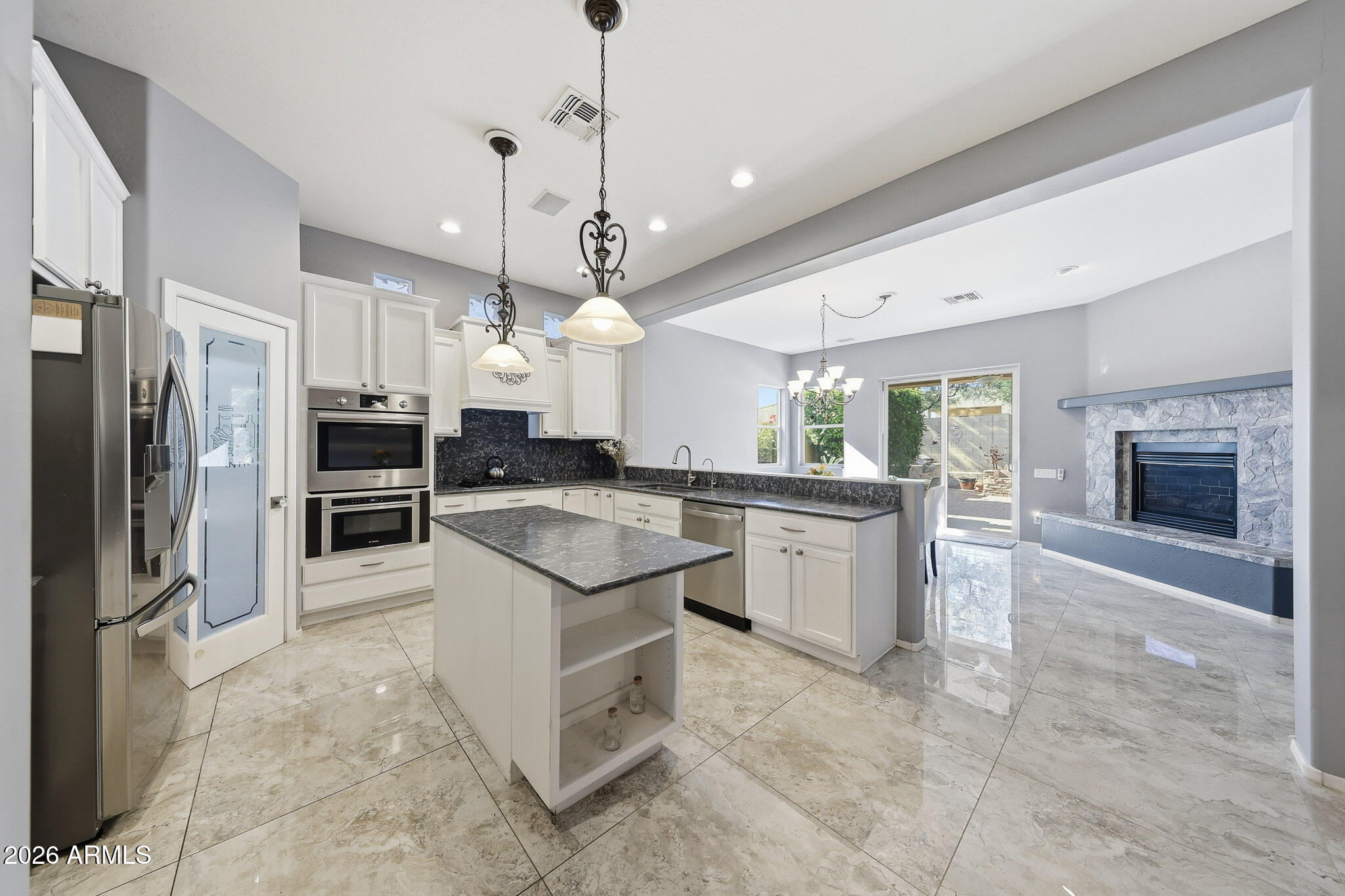 42820 N LIVINGSTONE Way