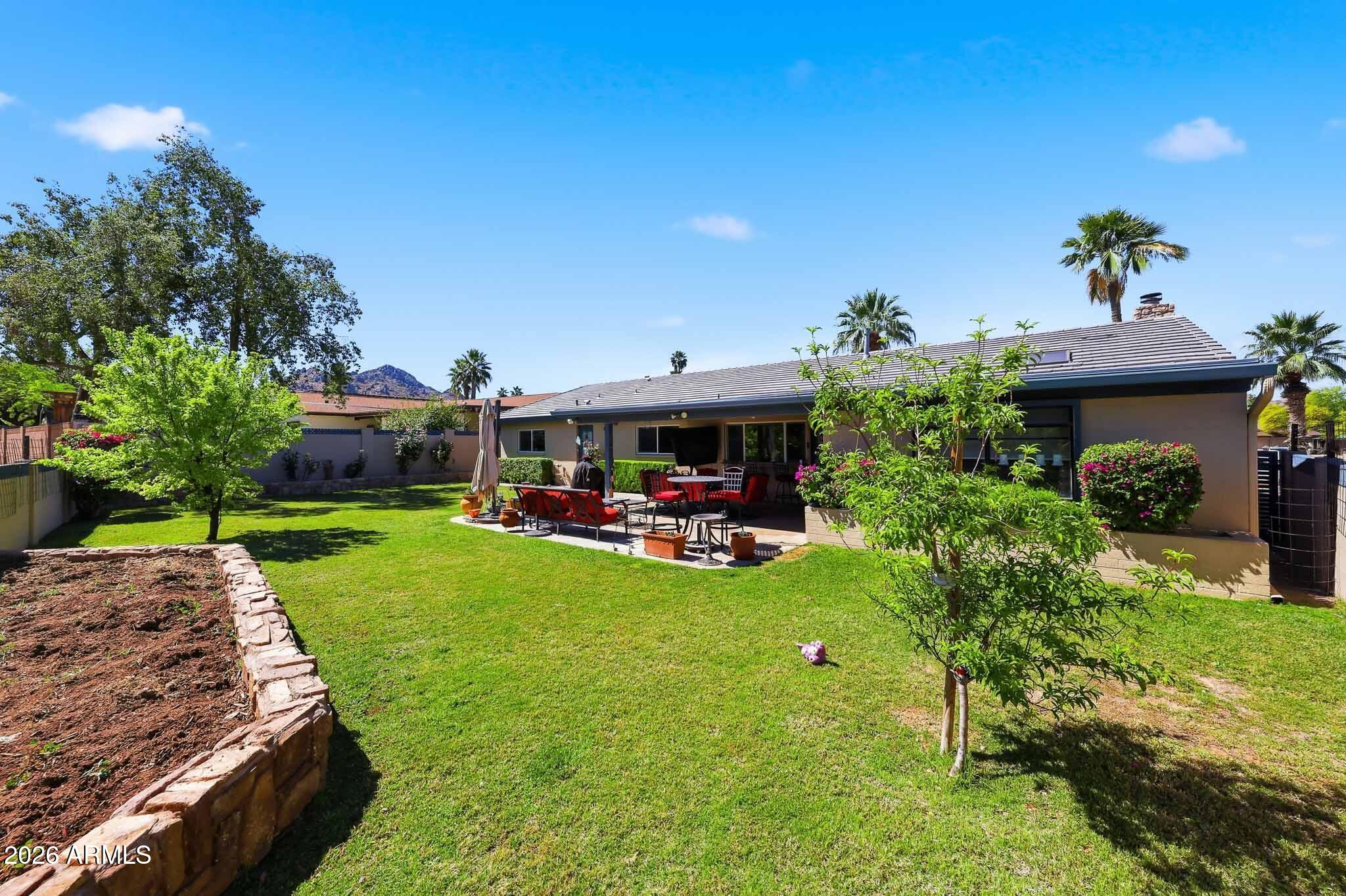 9037 N ARROYA GRANDE Drive