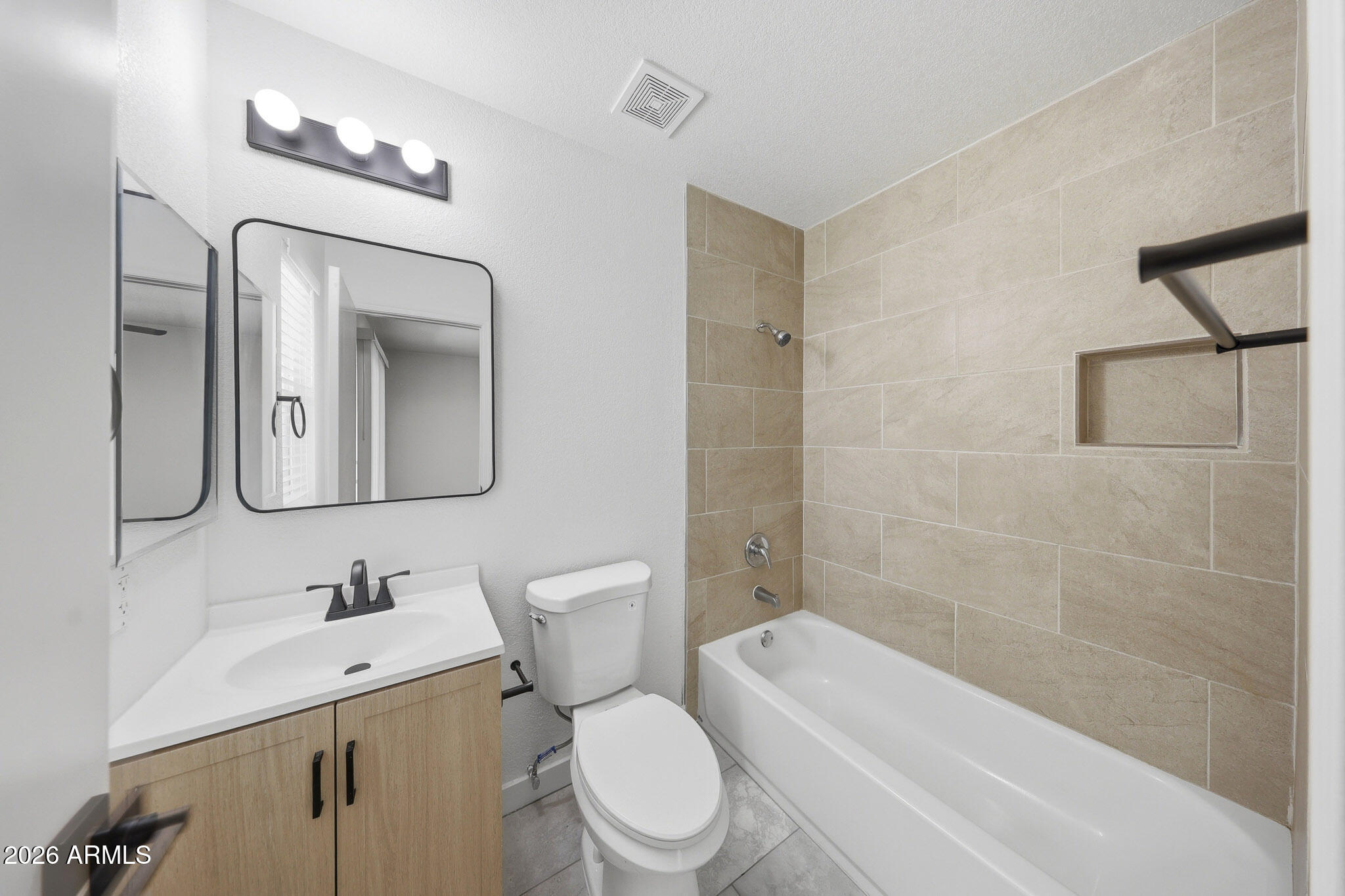 9001 W CINNABAR Avenue