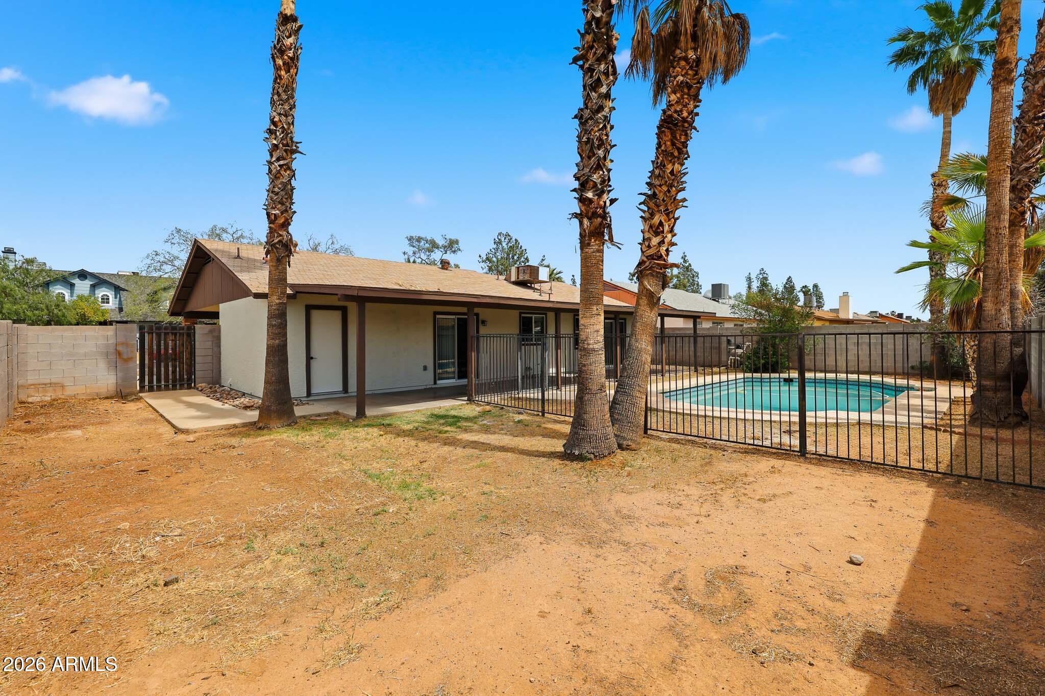 9001 W CINNABAR Avenue