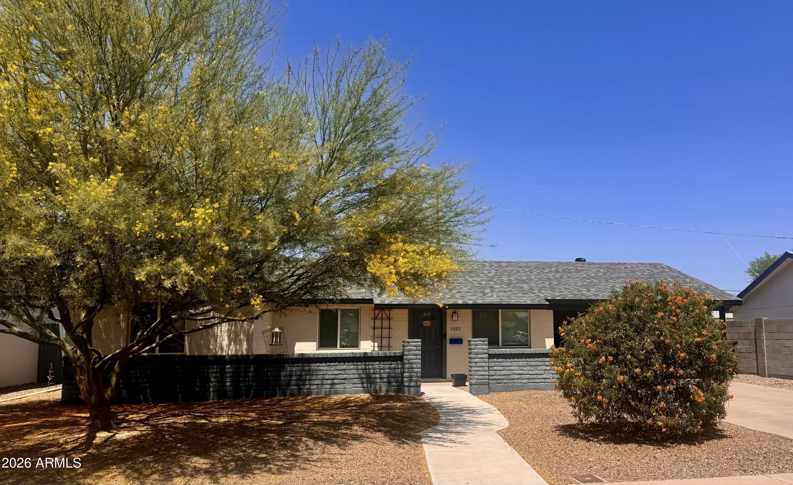 3520 E THUNDERBIRD Road