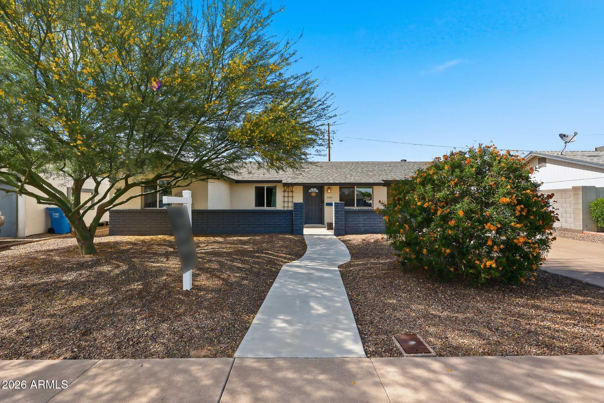 3520 E THUNDERBIRD Road