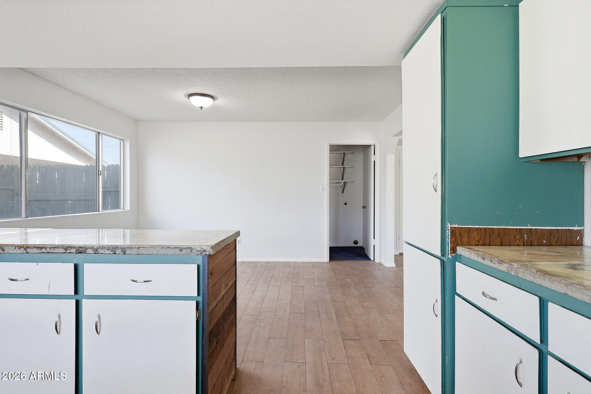 1624 W PERALTA Avenue