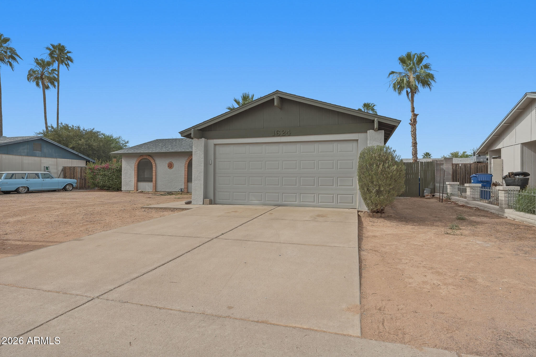 1624 W PERALTA Avenue