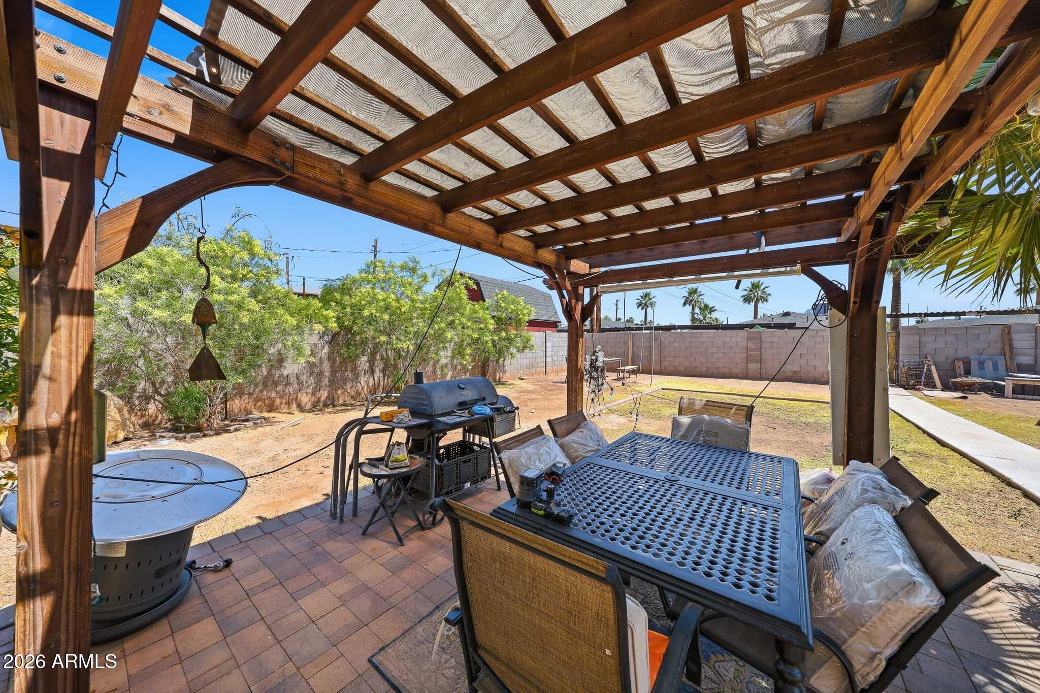 1341 E BRILL Street