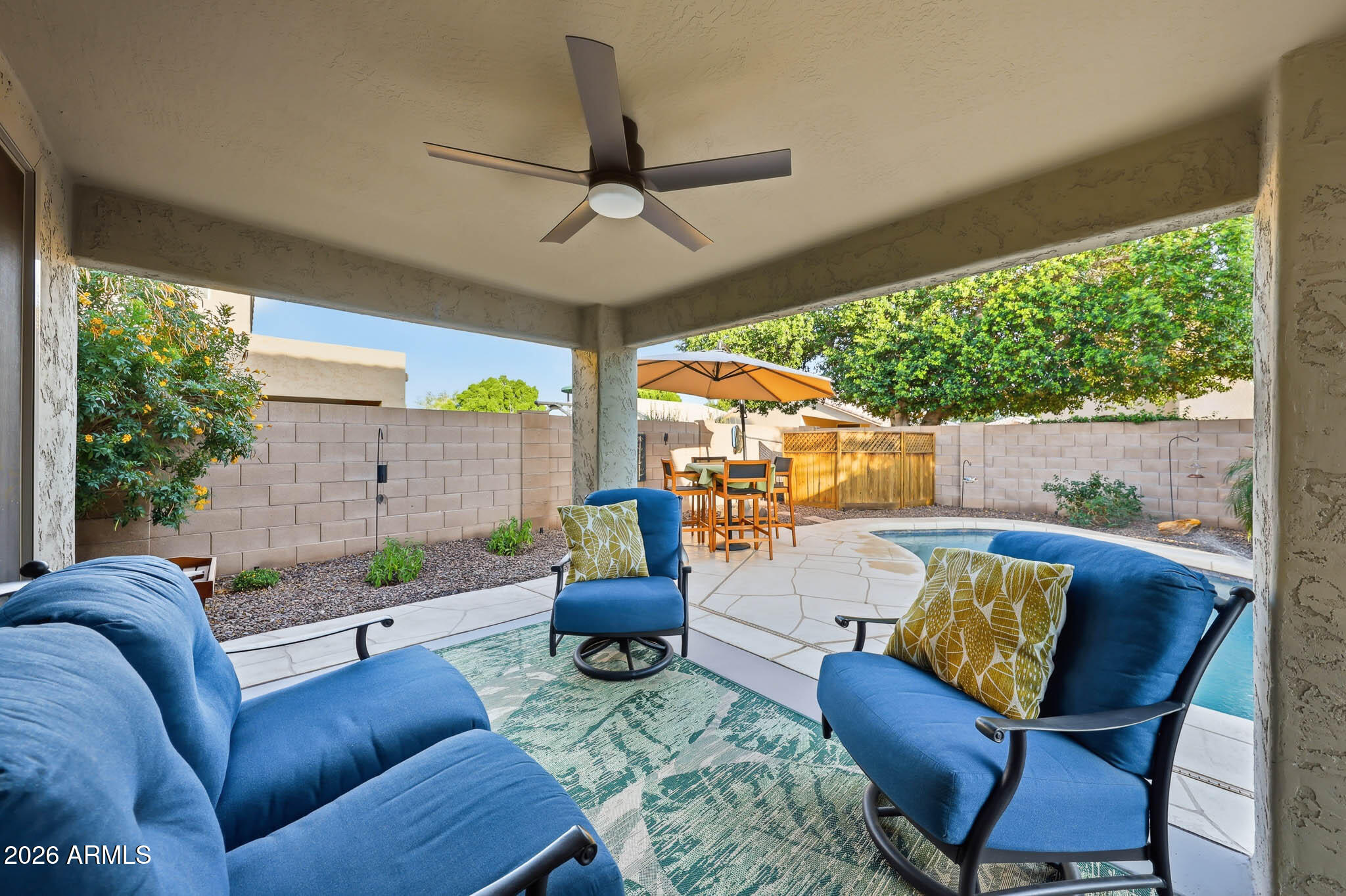 6619 W LOUISE Drive